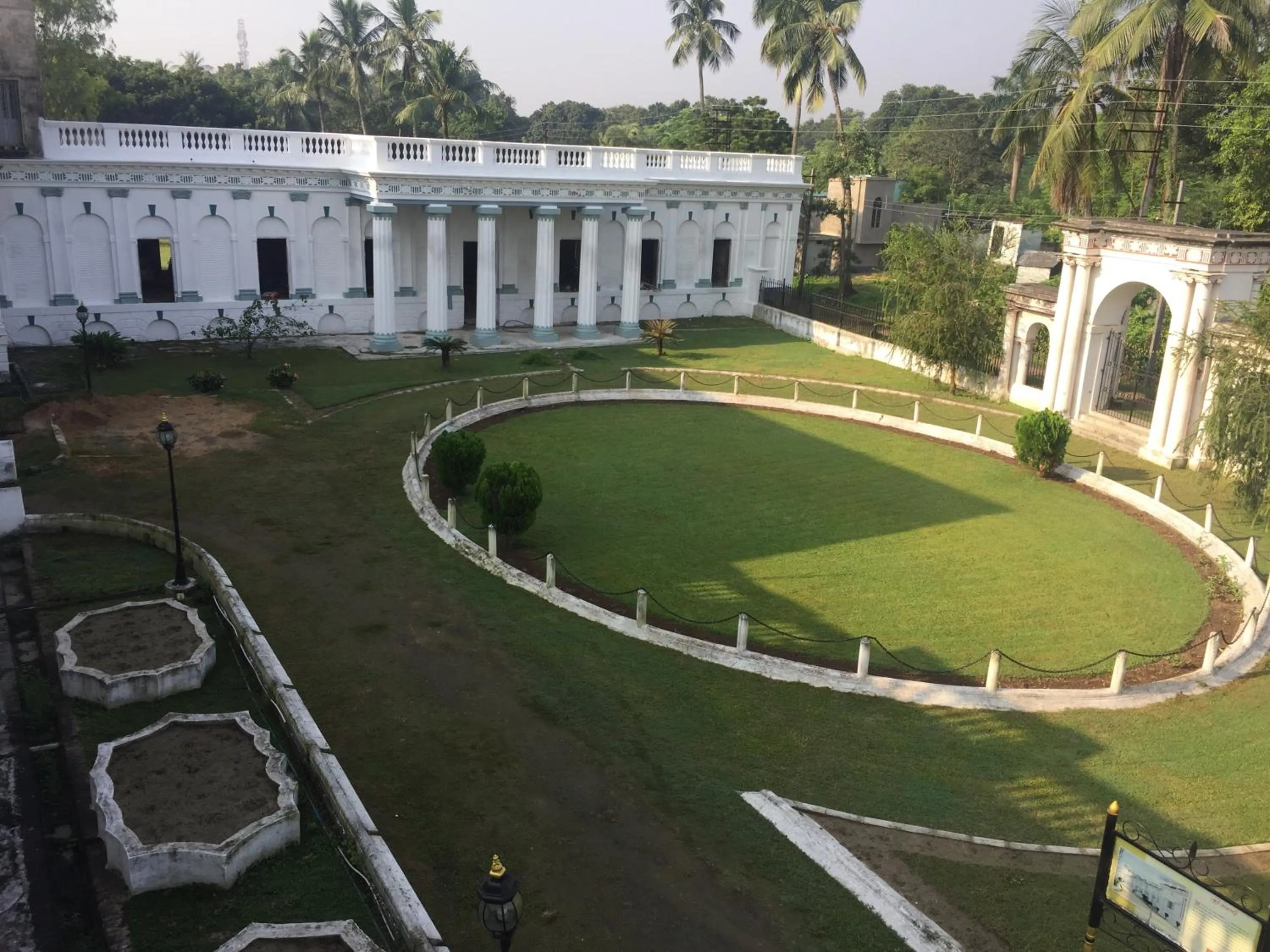 COSSIMBAZAR PALACE OF THE ROYS ( RAJBARI)