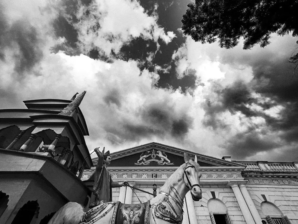 COSSIMBAZAR PALACE OF THE ROYS ( RAJBARI)