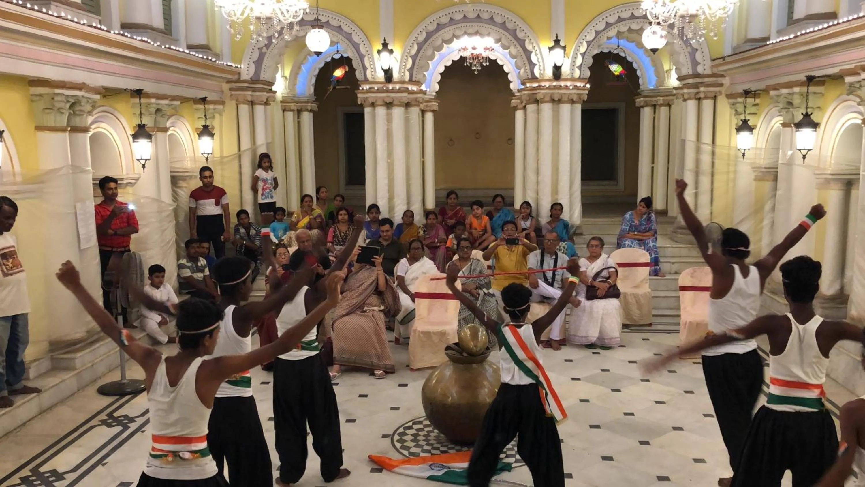 COSSIMBAZAR PALACE OF THE ROYS ( RAJBARI)