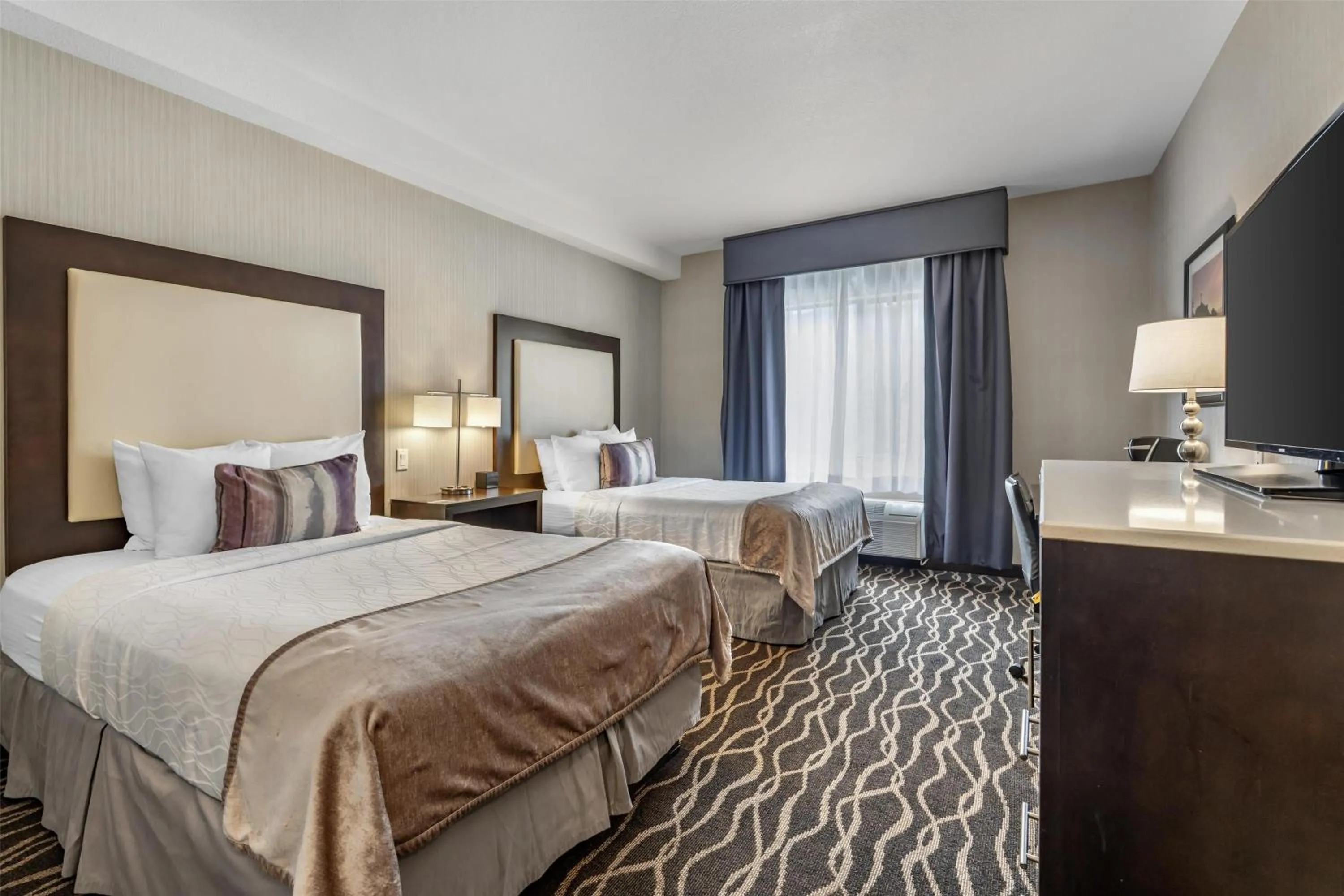 Bedroom, Bed in Best Western Plus Hotel at the Convention Center