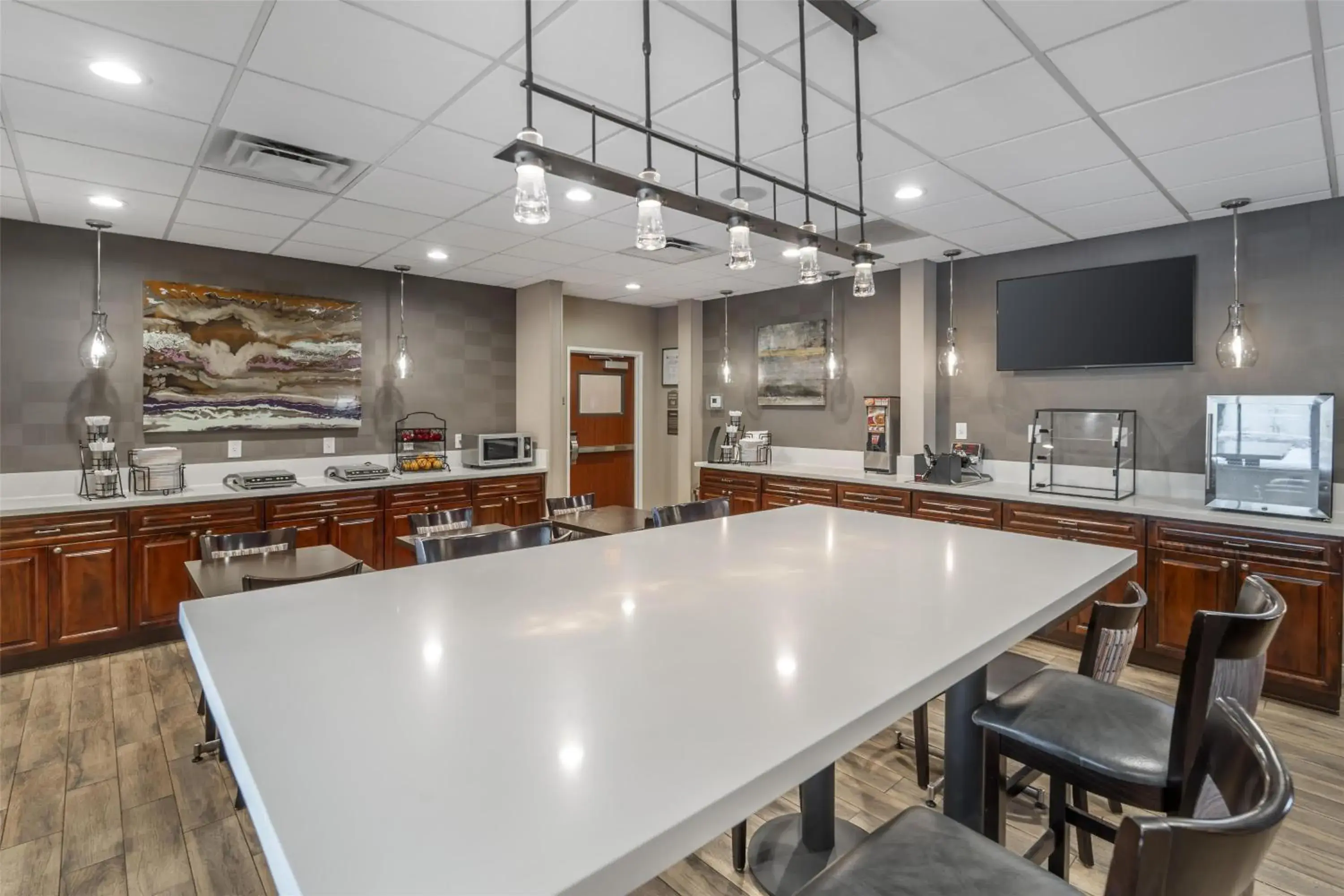 Breakfast in Best Western Plus Hotel at the Convention Center Breakfast in Best Western Plus Hotel at the Convention Center