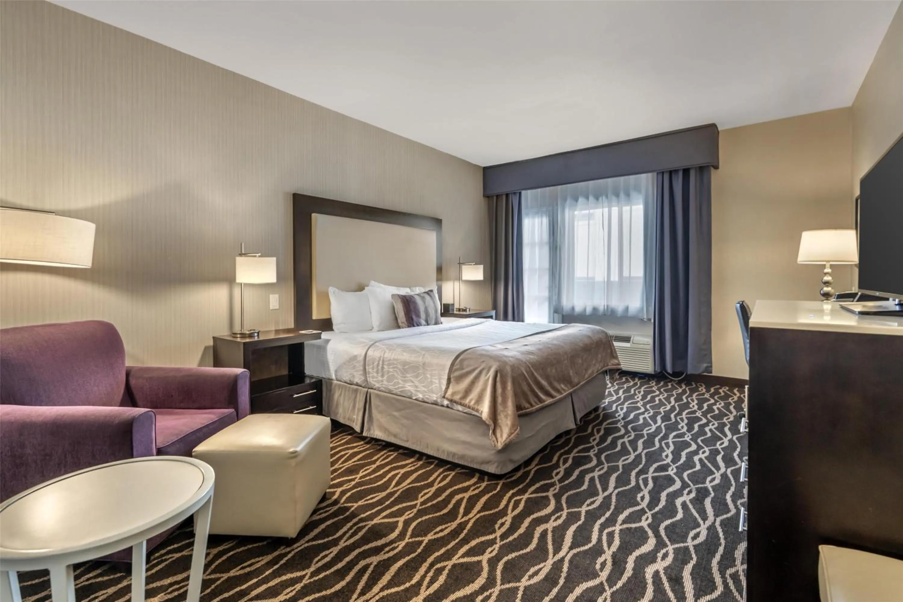 Bedroom, Bed in Best Western Plus Hotel at the Convention Center