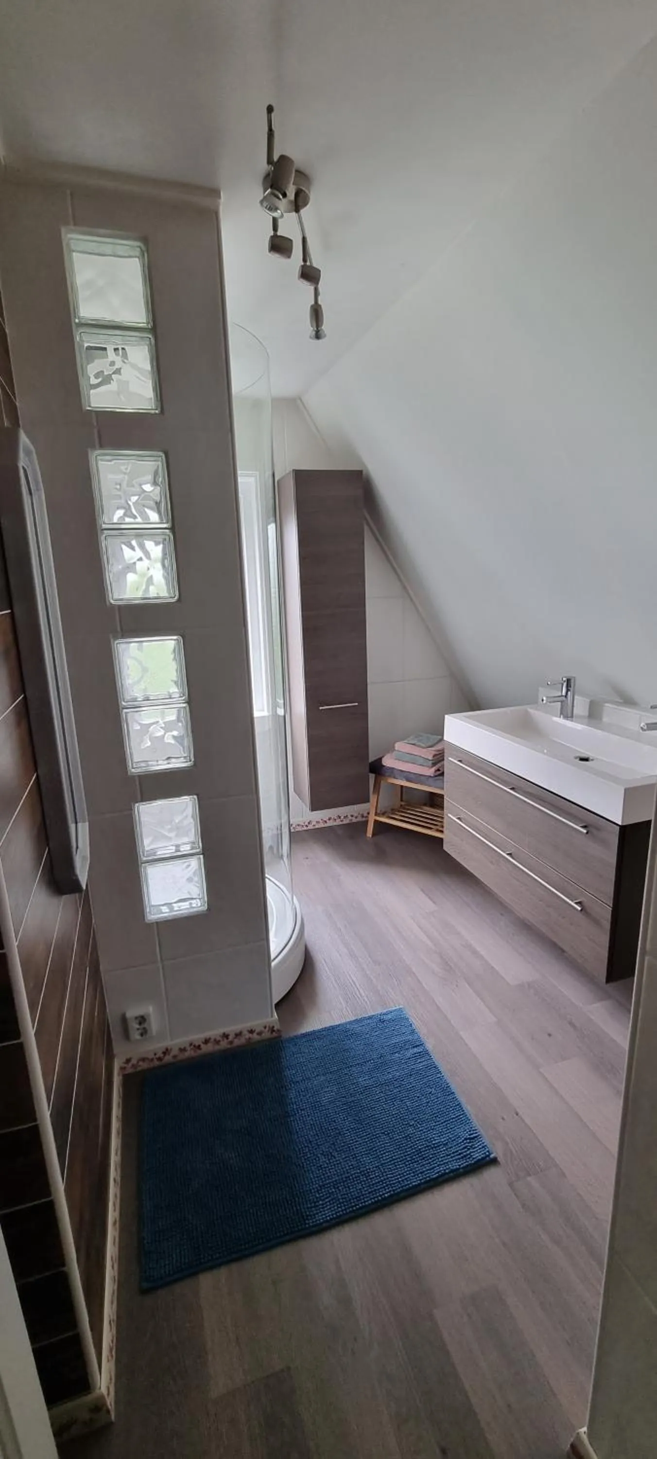 Bathroom in B&B MaasLandje