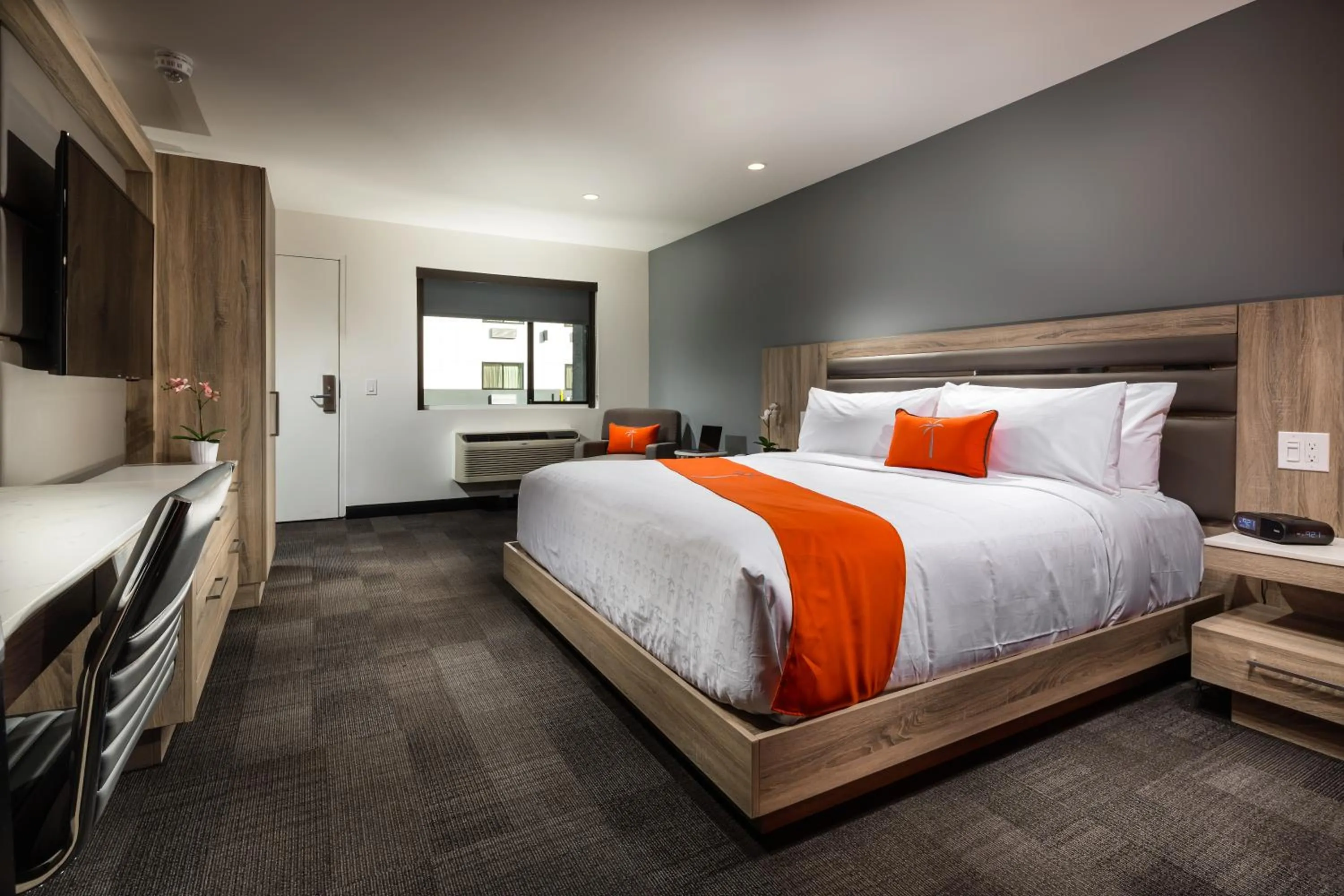 Photo of the whole room in Canoga Hotel at Warner Center