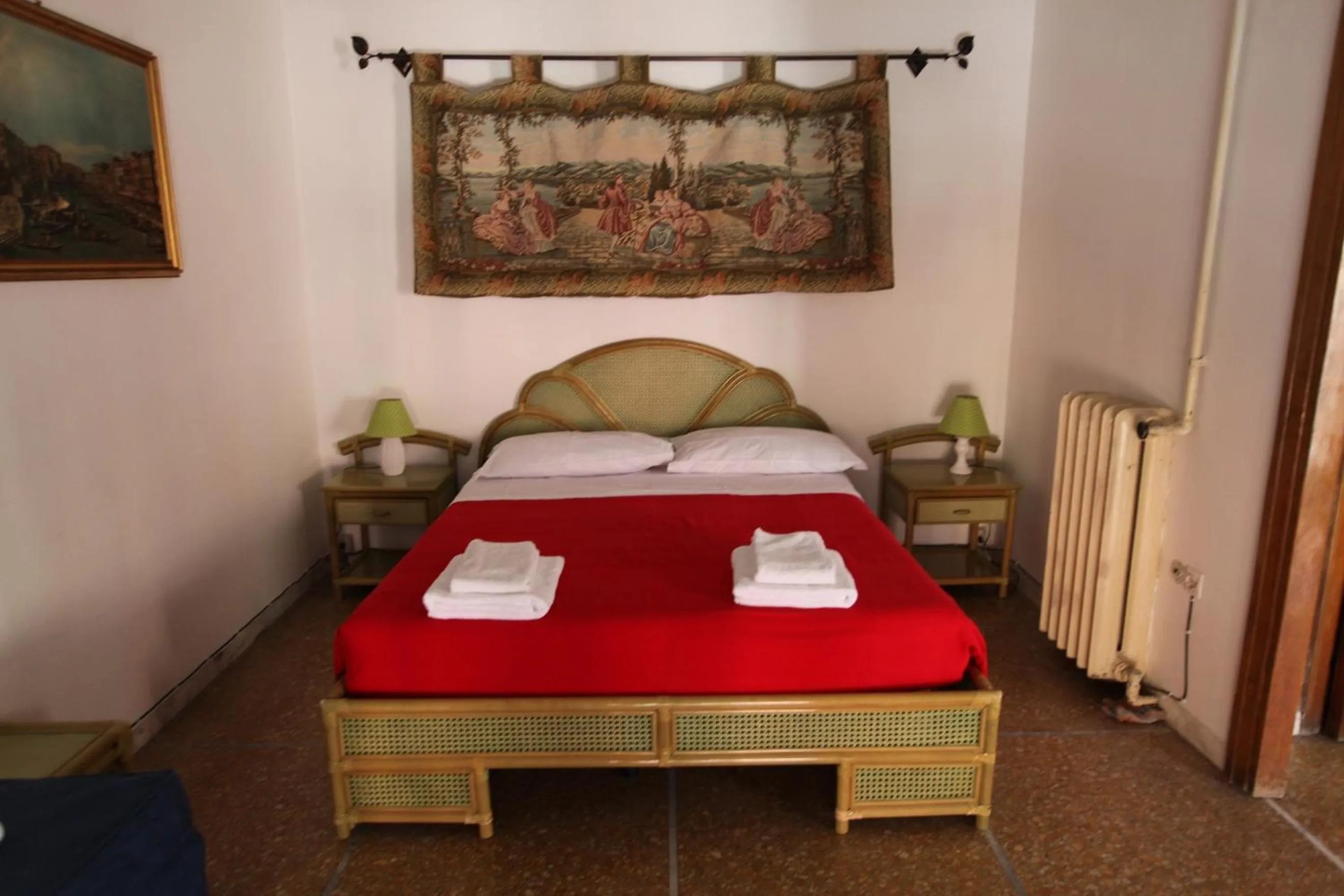 Bedroom, Bed in Al Seminario