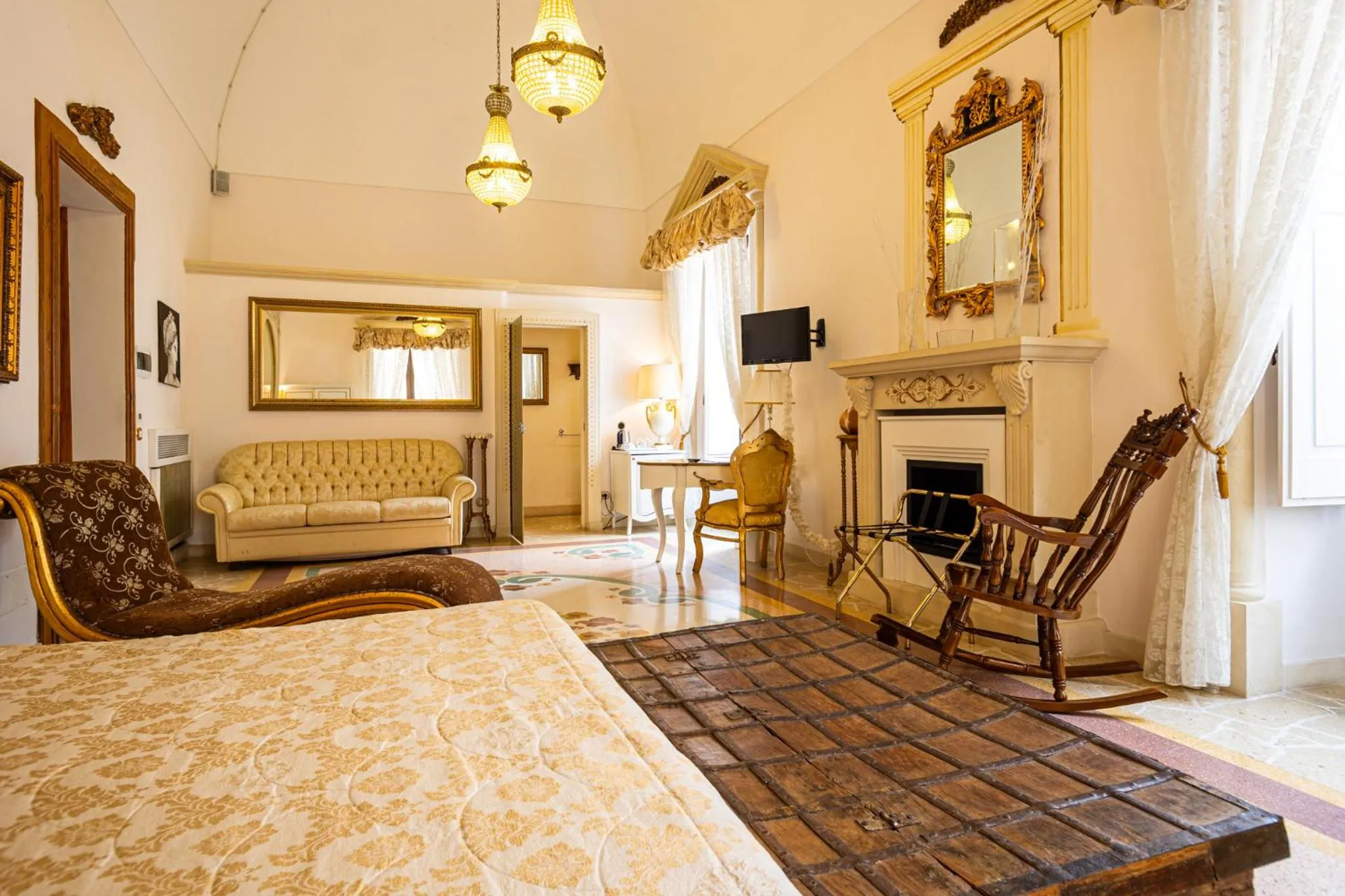 Bed in Palazzo Gallo Resort