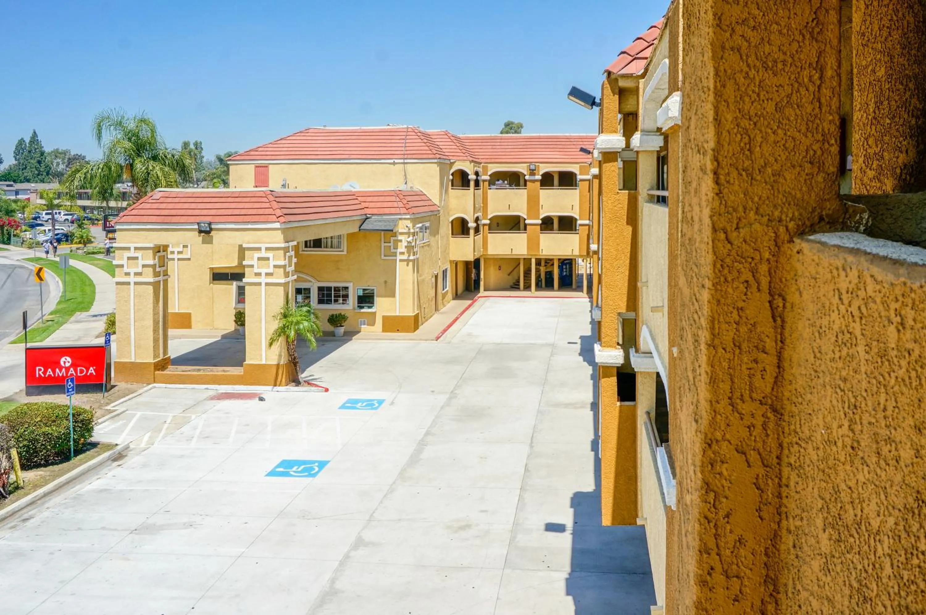 Property building in Ramada by Wyndham Ontario Airport & Convention Center