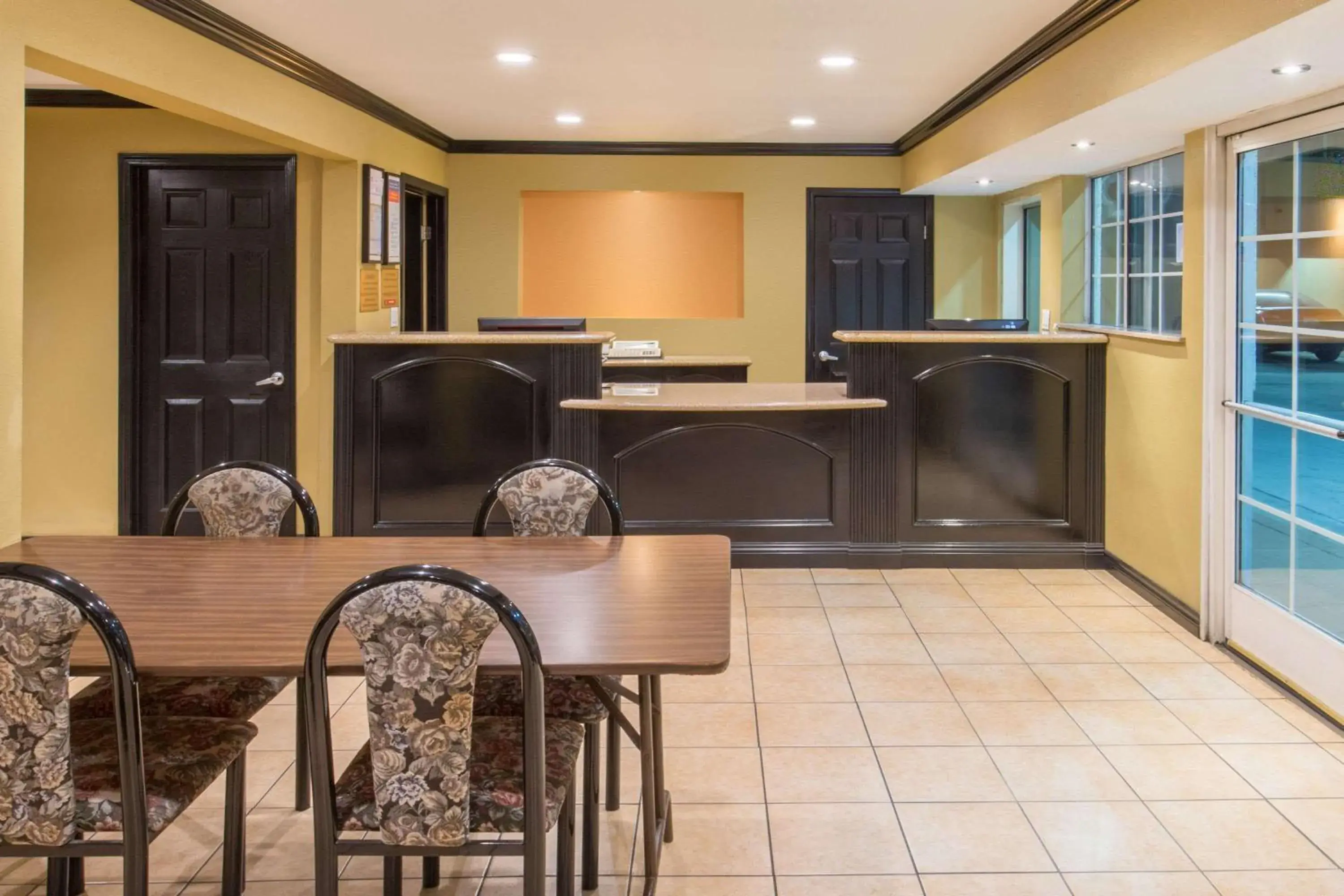 Lobby or reception in Ramada by Wyndham Ontario Airport & Convention Center Lobby or reception in Ramada by Wyndham Ontario Airport & Convention Center