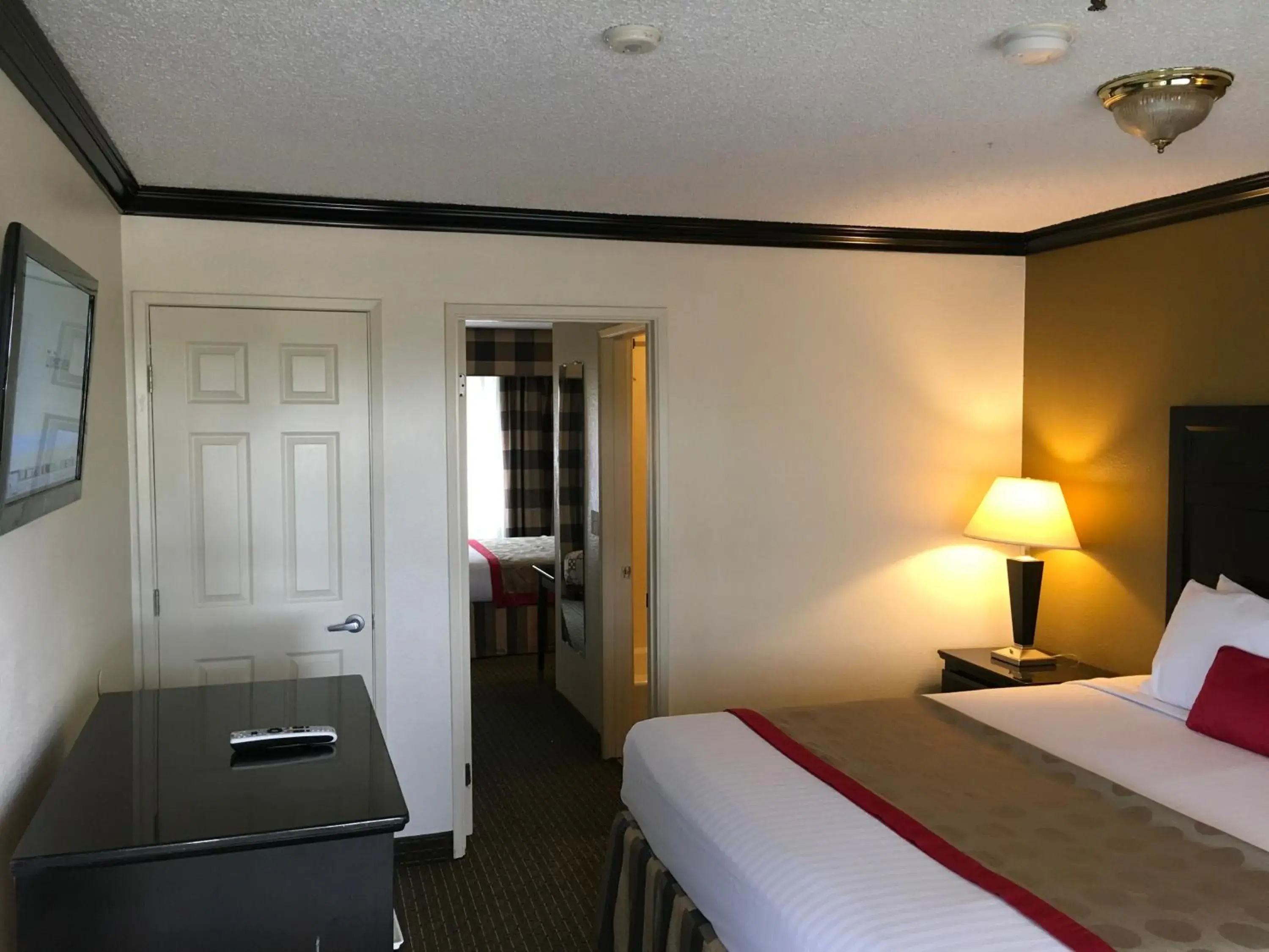 Bed in Ramada by Wyndham Ontario Airport & Convention Center Bed in Ramada by Wyndham Ontario Airport & Convention Center