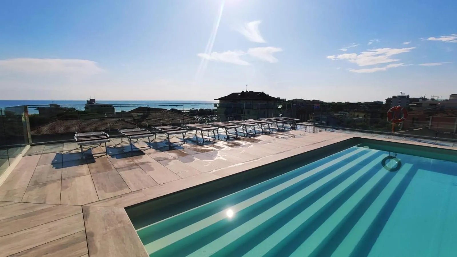 Swimming pool in Residence Aries