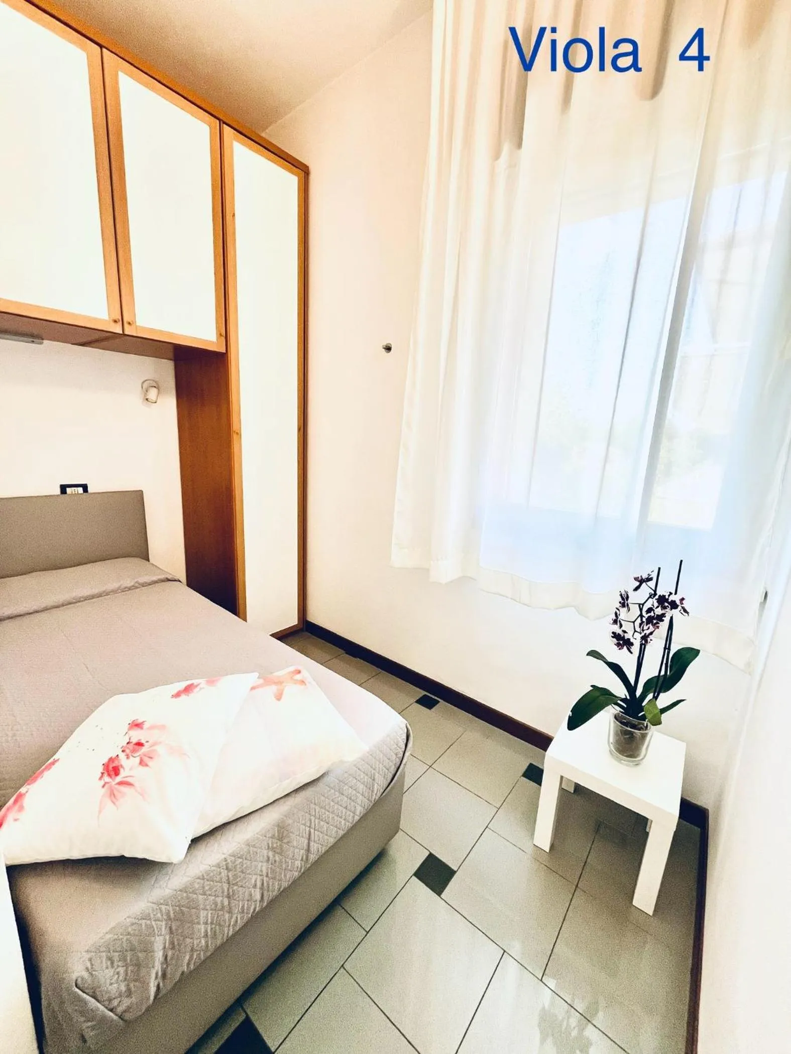 Bed in Residence Aries