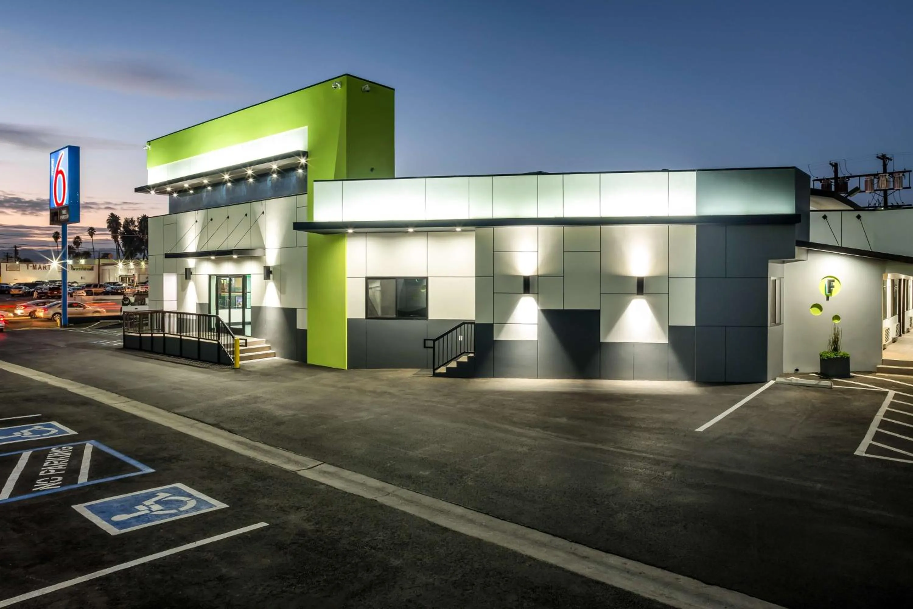 Property building in Motel 6-Canoga Park, CA