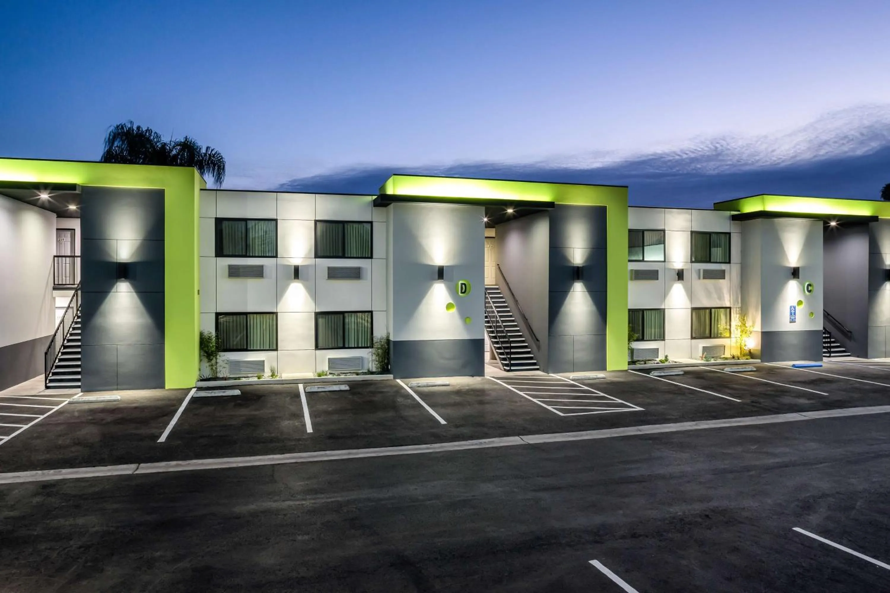 Property building in Motel 6-Canoga Park, CA