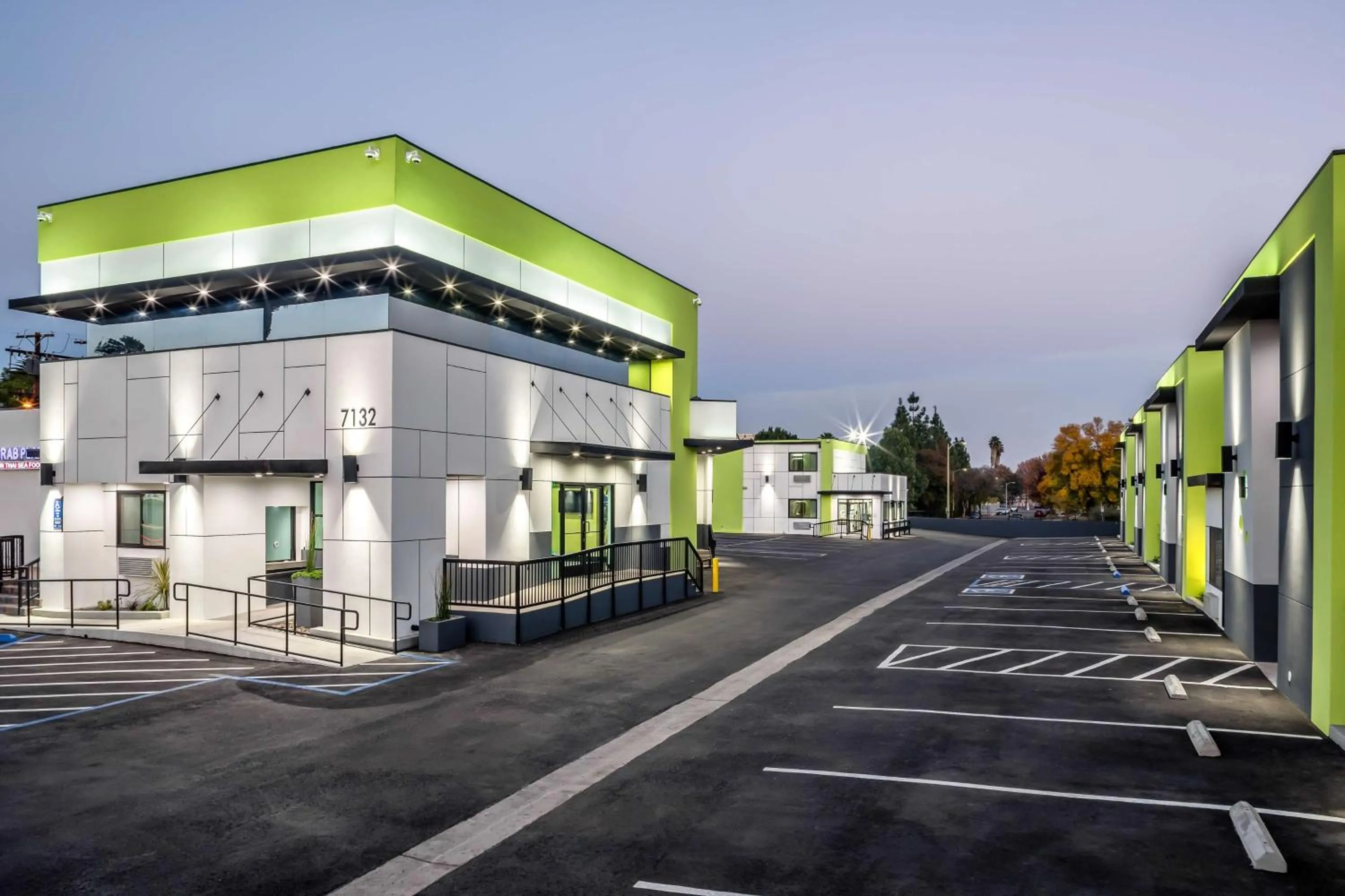 Property building in Motel 6-Canoga Park, CA