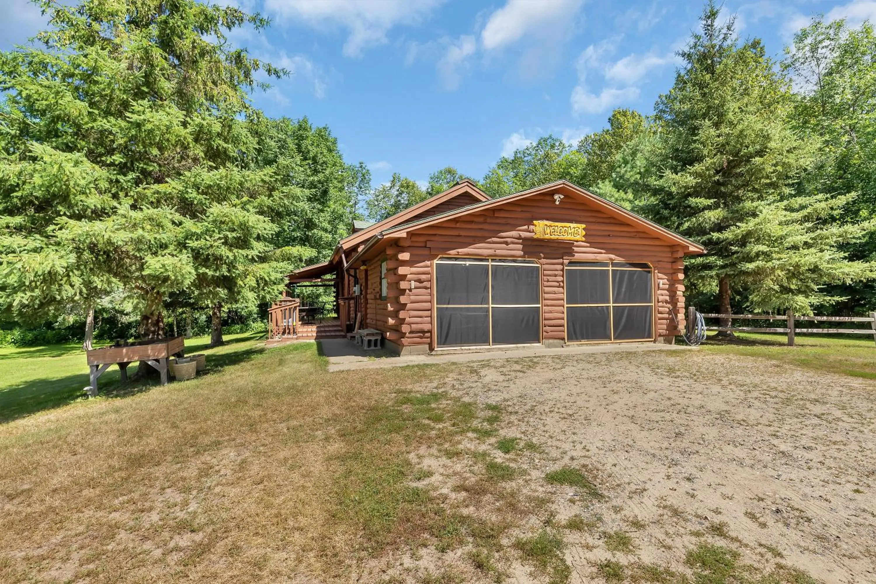 Property building in Blue Moon Resort & Motel