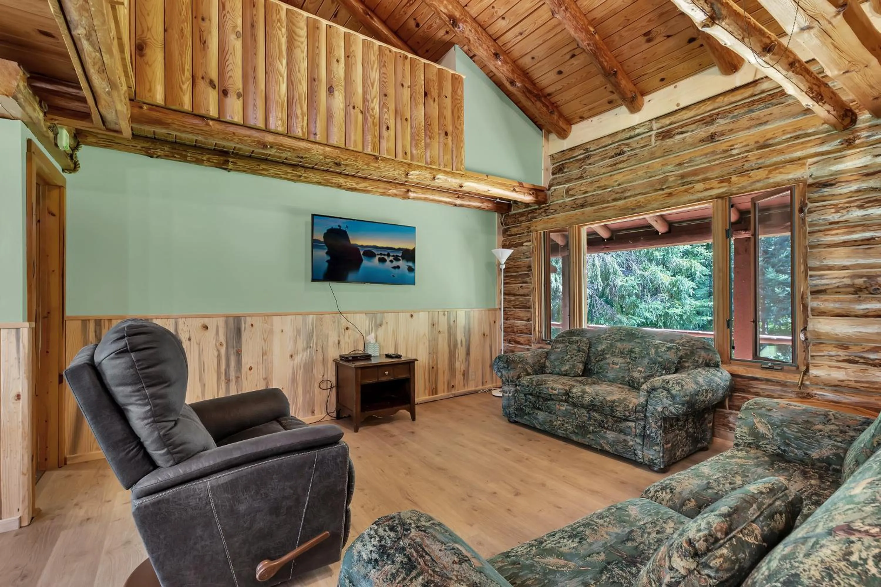 TV and multimedia in Blue Moon Resort & Motel