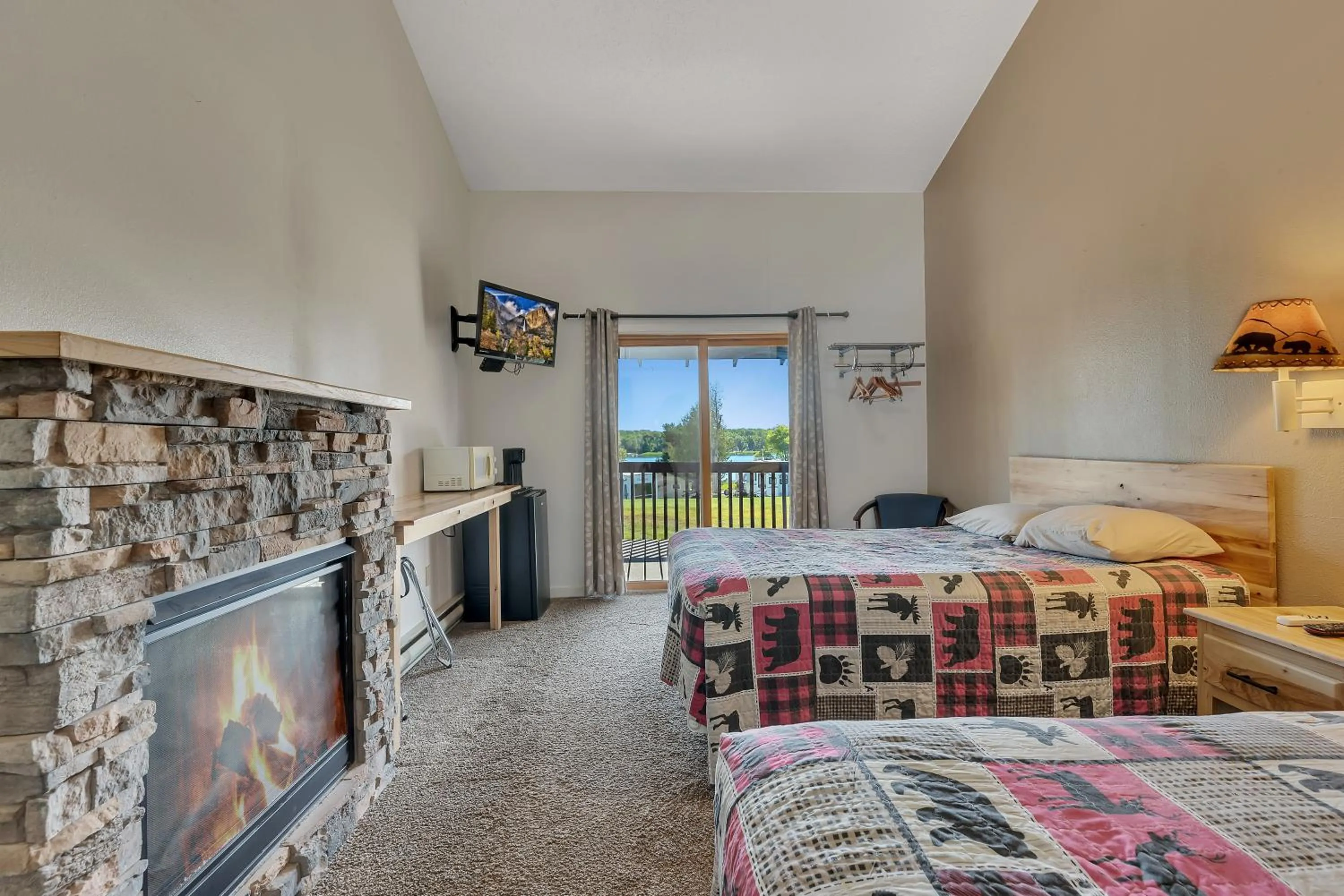 Photo of the whole room, Bed in Blue Moon Resort & Motel