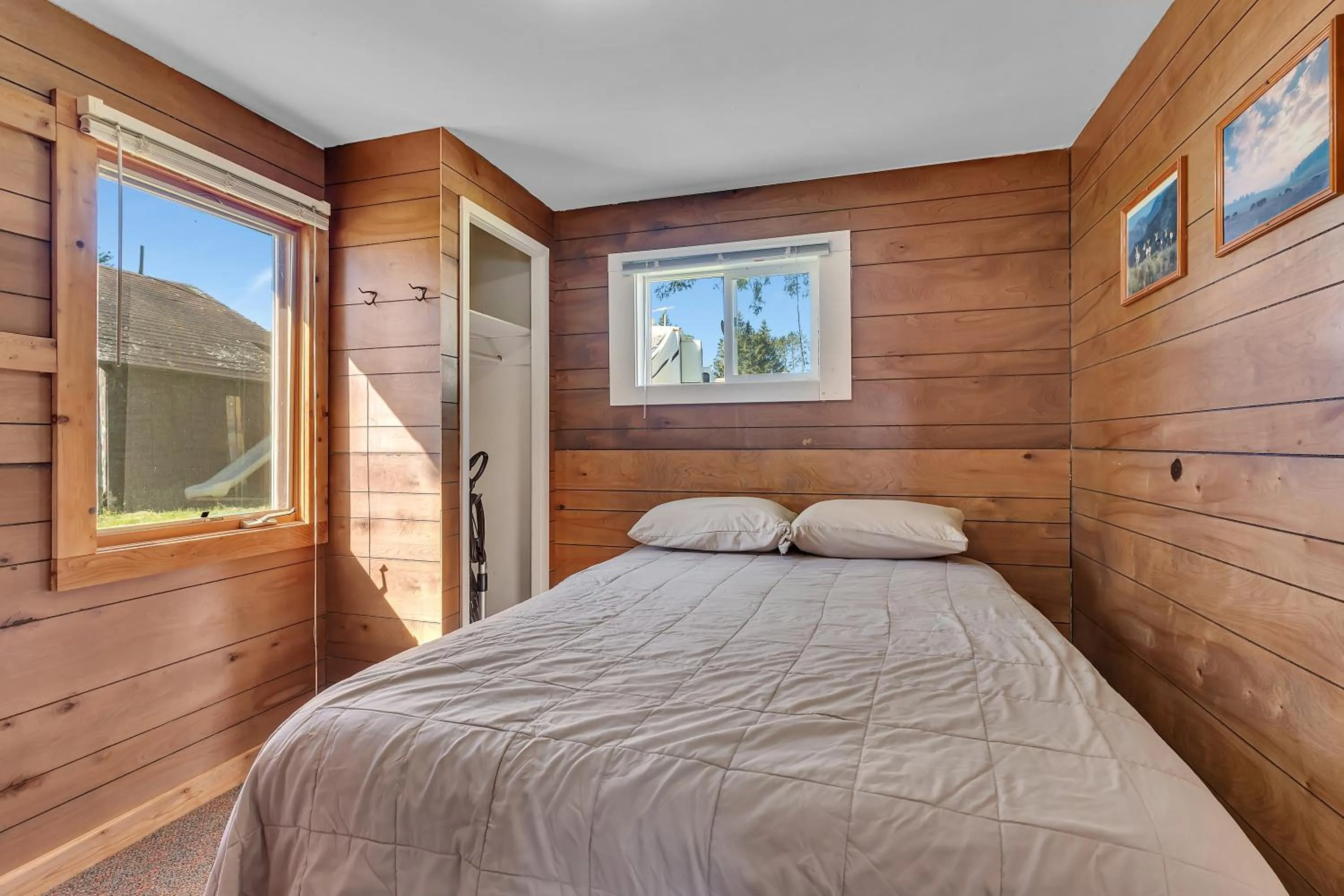 Bedroom, Bed in Blue Moon Resort & Motel