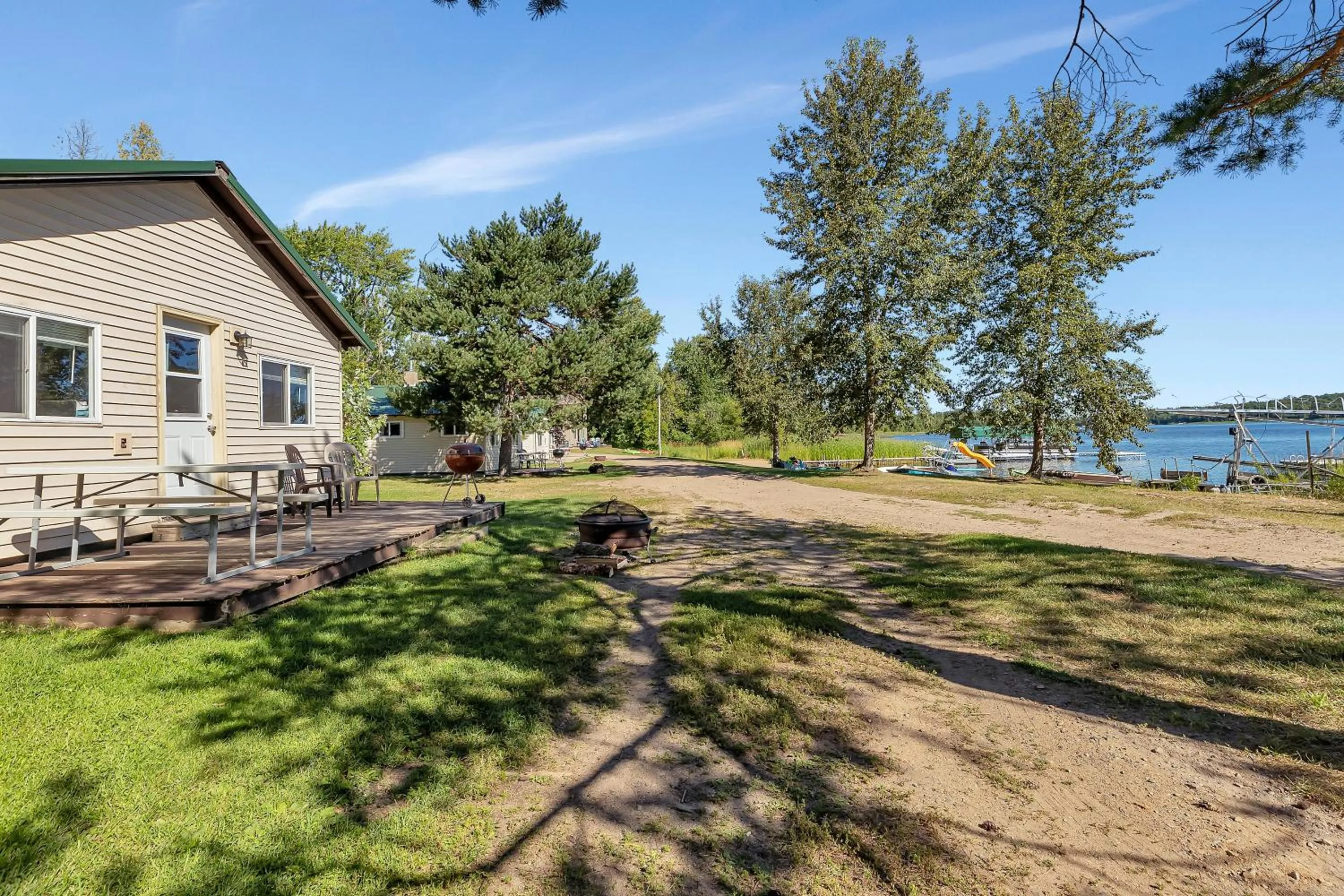 Property building in Blue Moon Resort & Motel