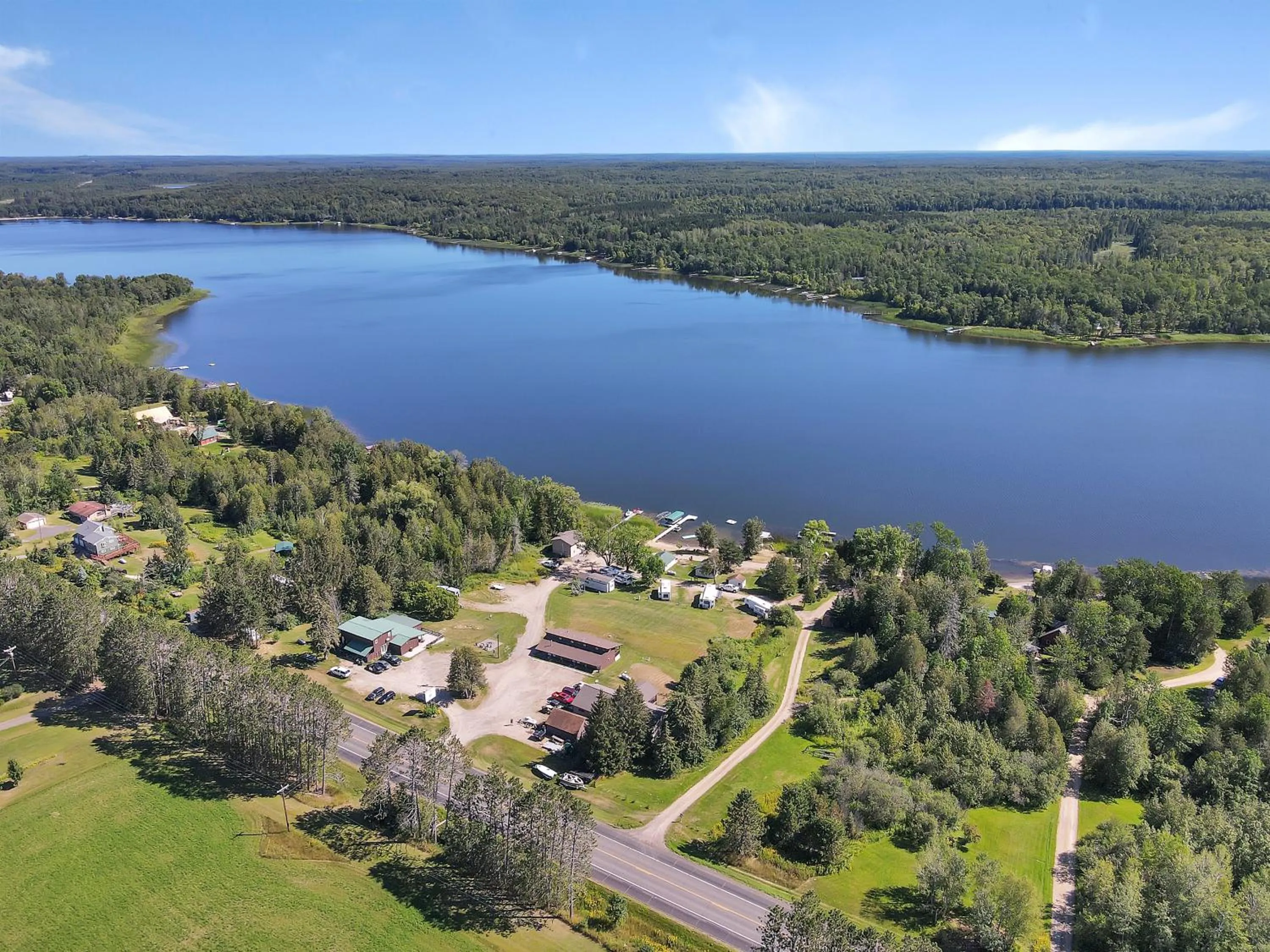 Property building in Blue Moon Resort & Motel