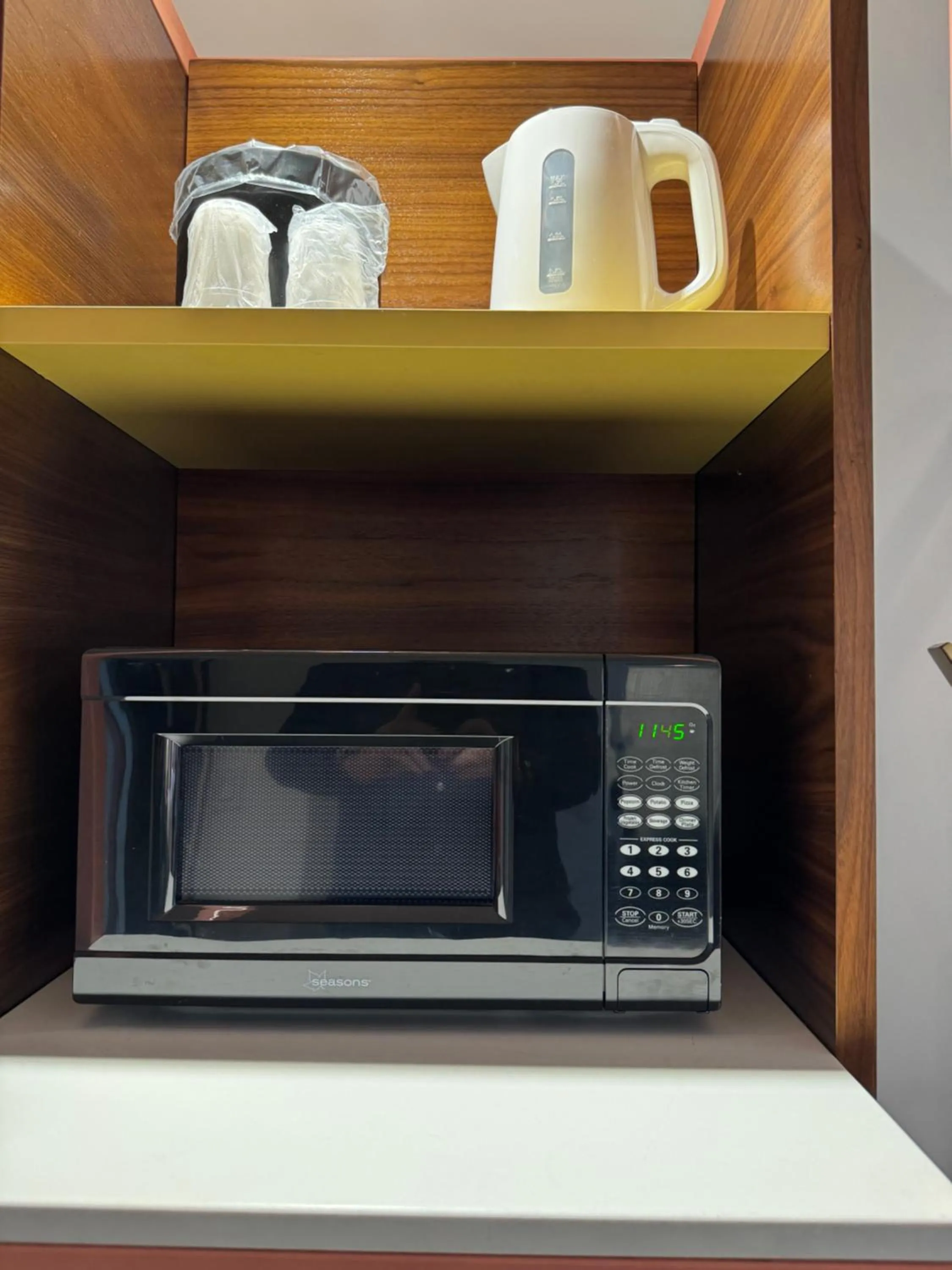 Coffee/tea facilities in The Hollywood Franklin Hotel near Universal Studios