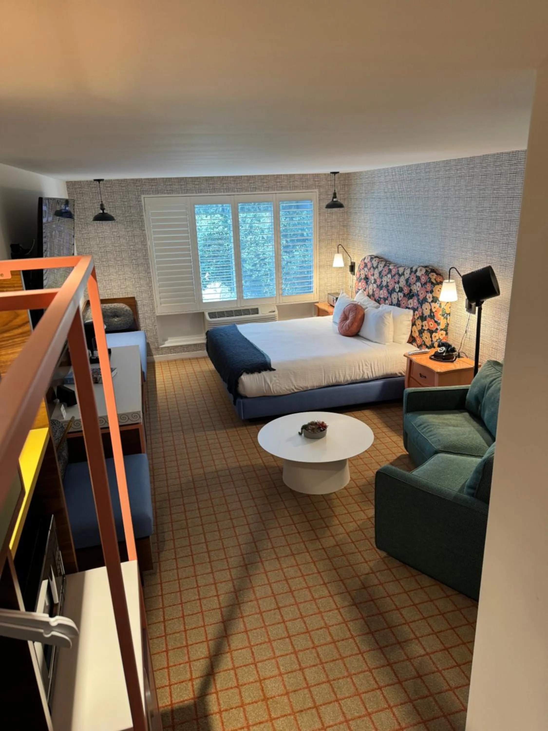 Bed in The Hollywood Franklin Hotel near Universal Studios