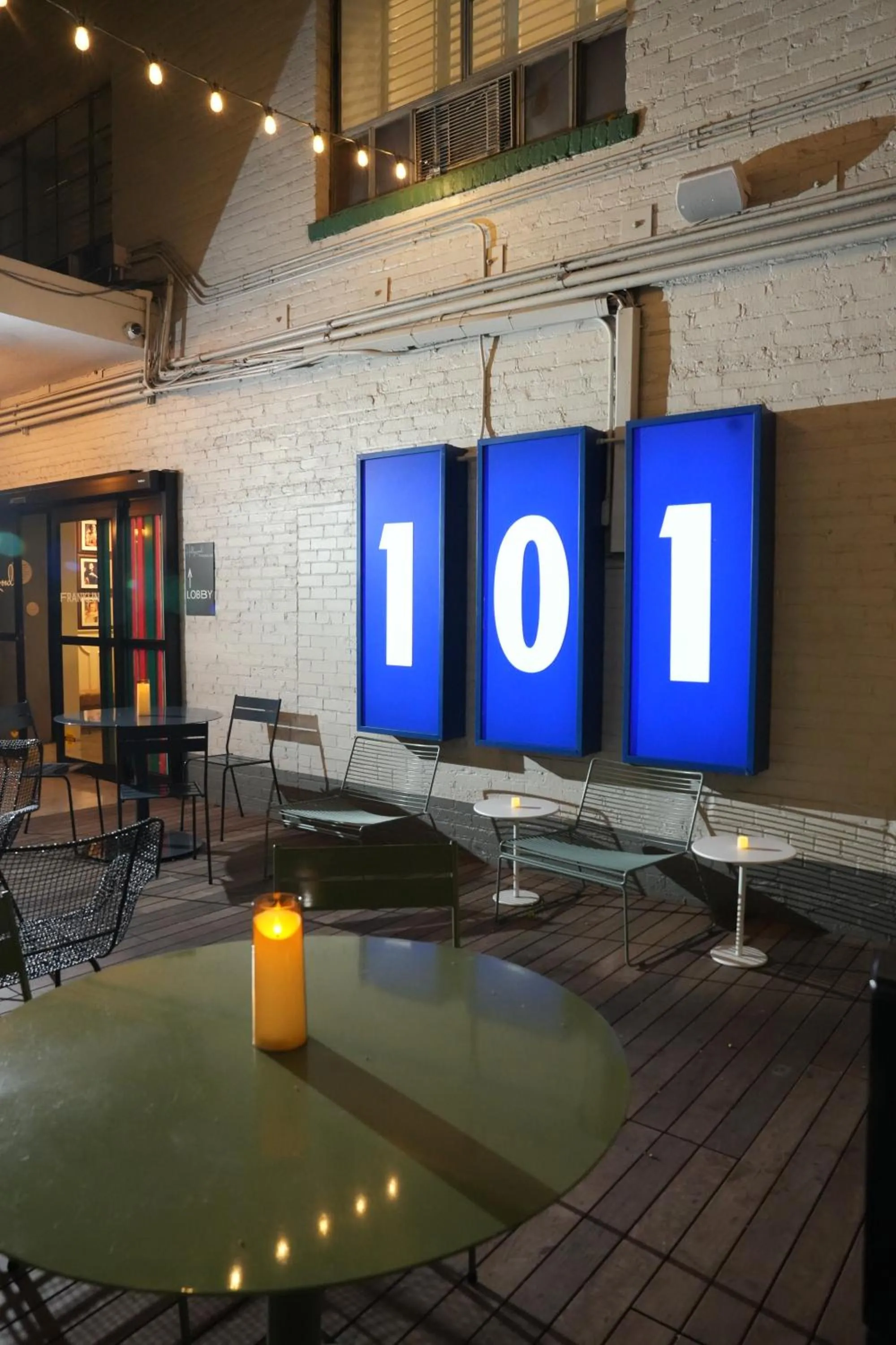 Patio in The Hollywood Franklin Hotel near Universal Studios