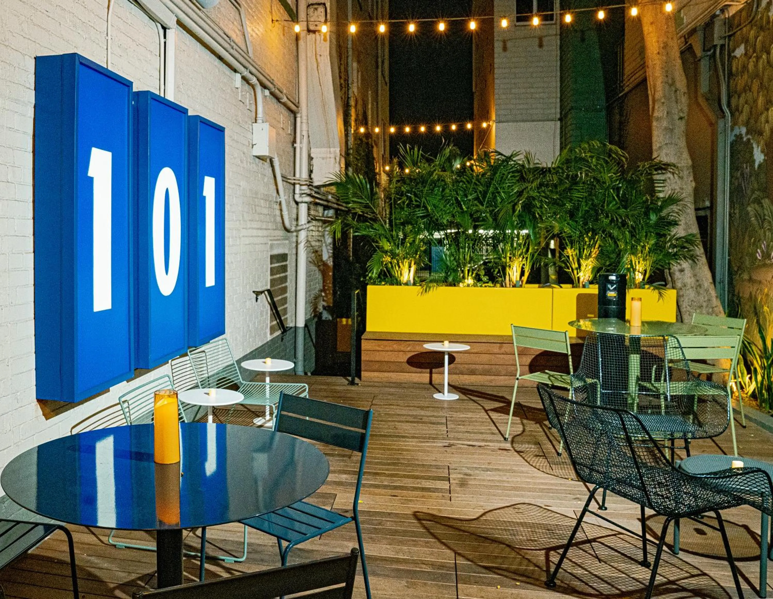 Patio in The Hollywood Franklin Hotel near Universal Studios