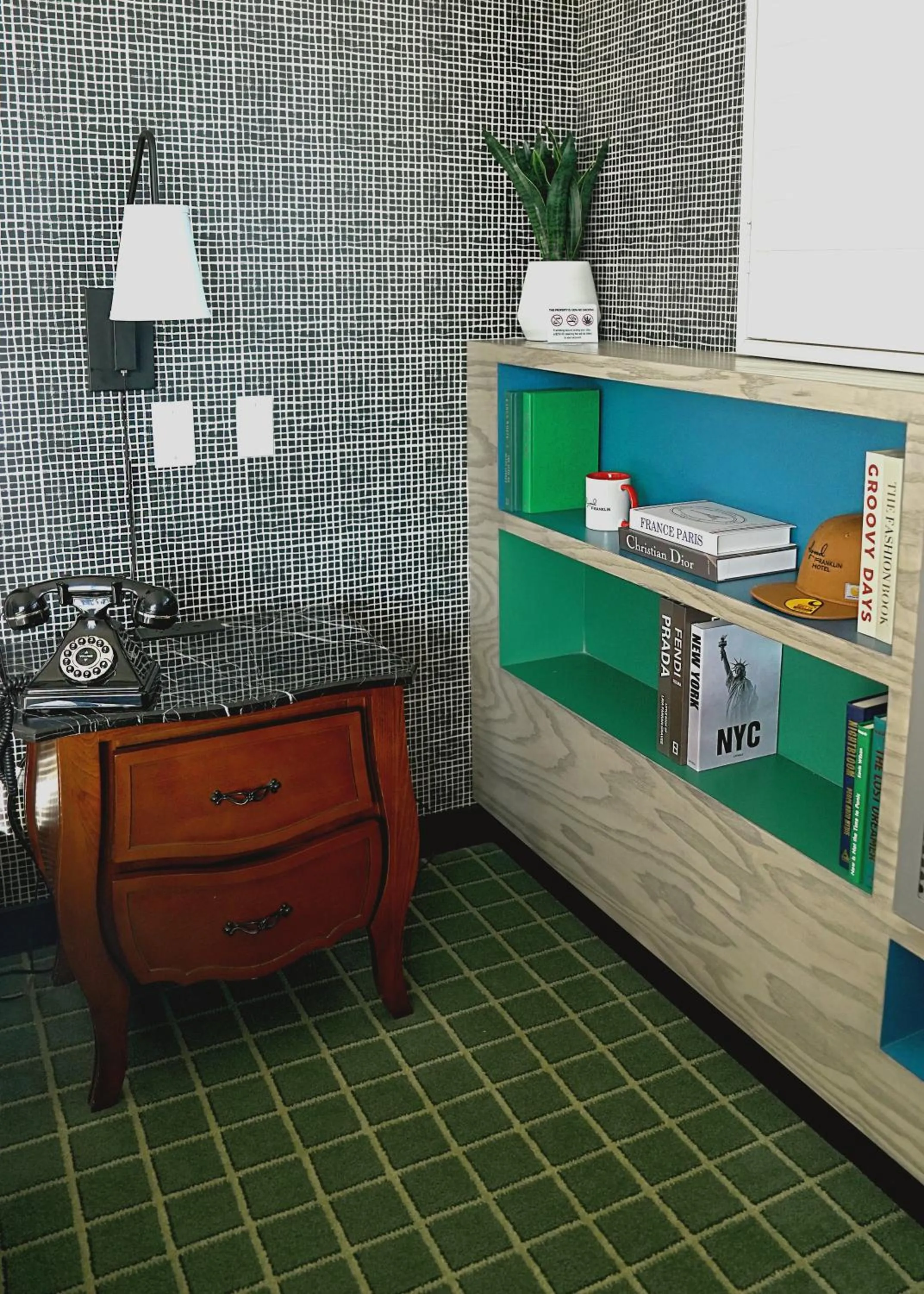 Bedroom in The Hollywood Franklin Hotel near Universal Studios