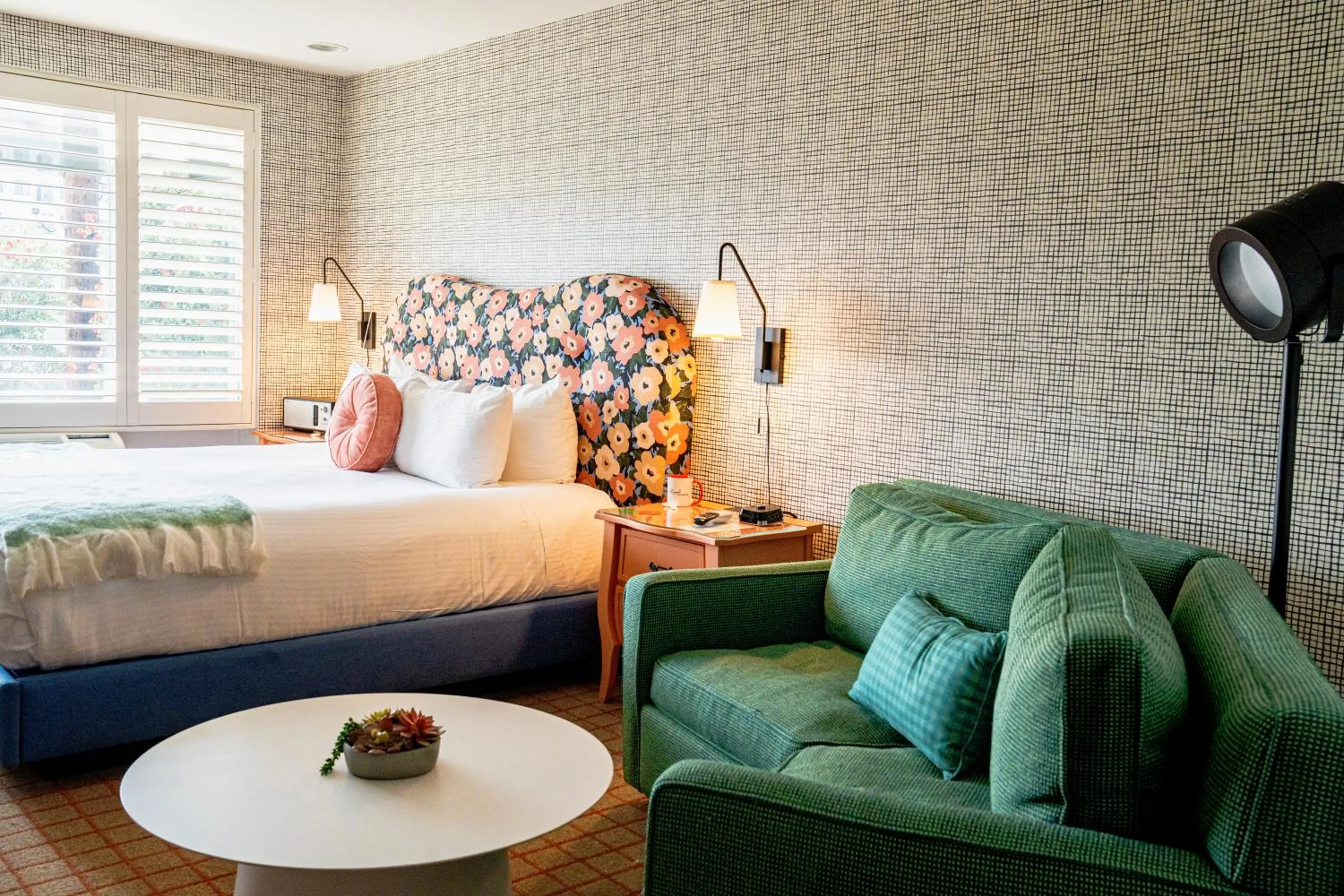 Bed in The Hollywood Franklin Hotel near Universal Studios