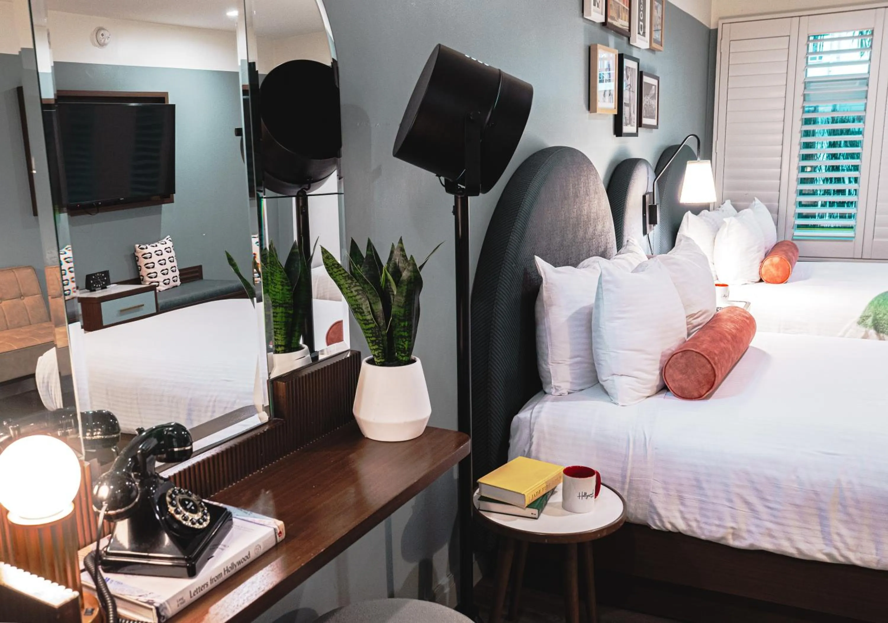 Bed in The Hollywood Franklin Hotel near Universal Studios