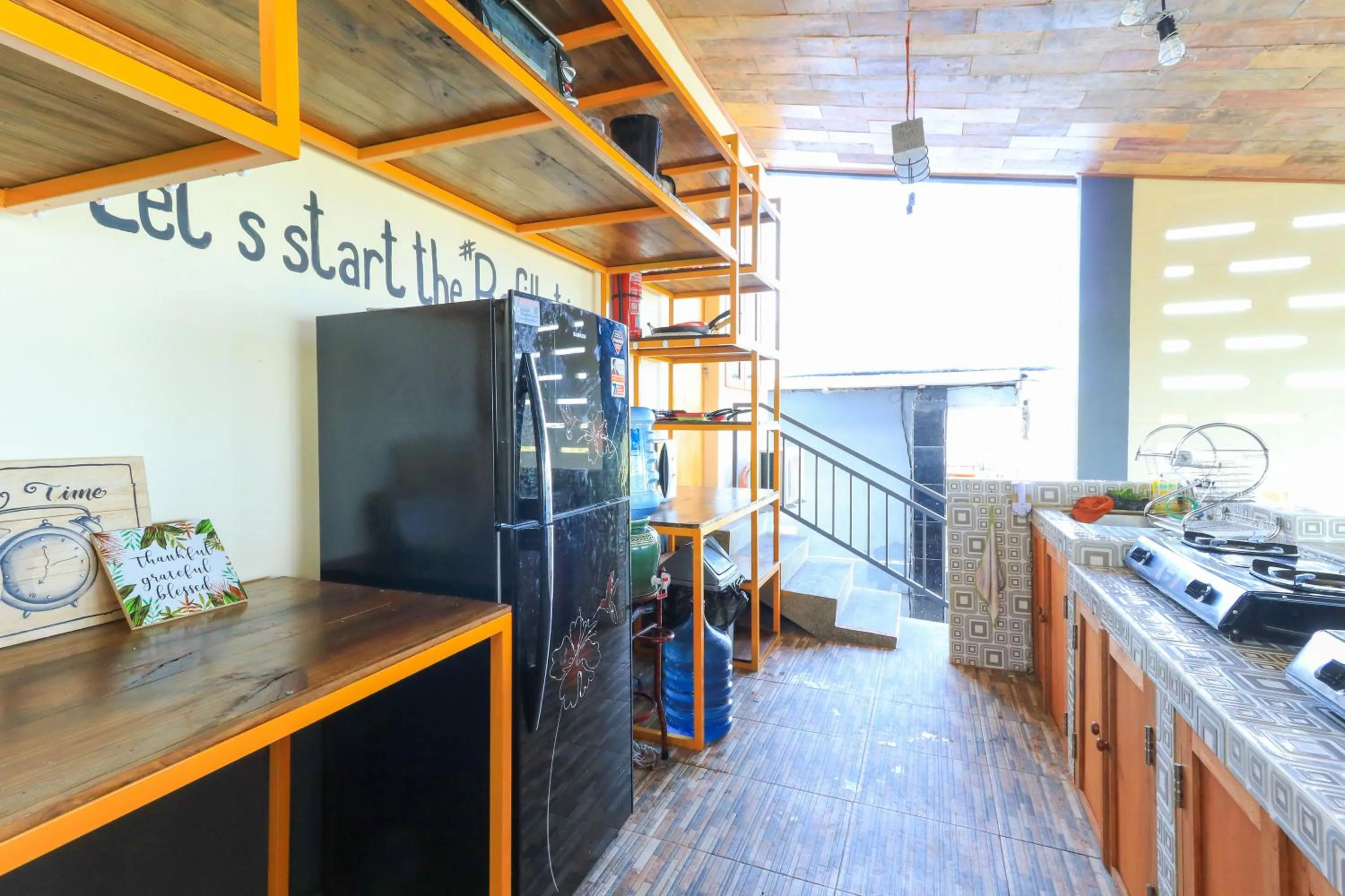 Communal kitchen in Hostel Bukit Sangcure