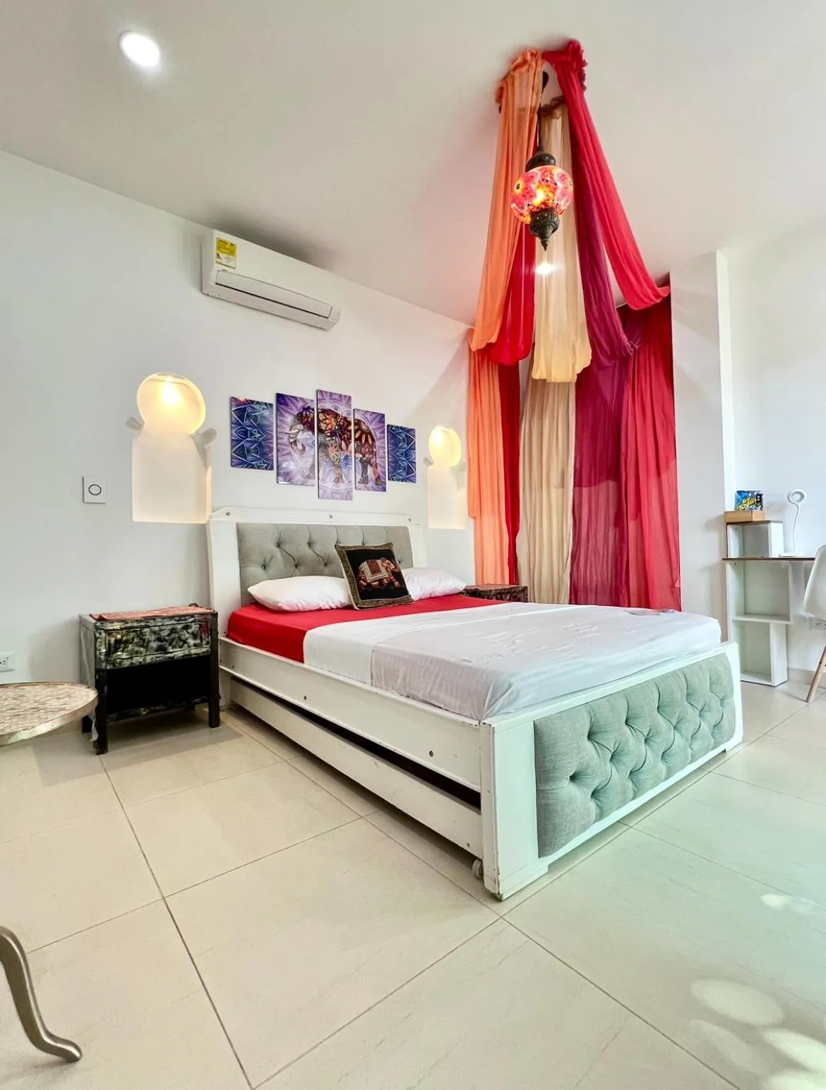 Photo of the whole room, Bed in Ritacuba House Boutique