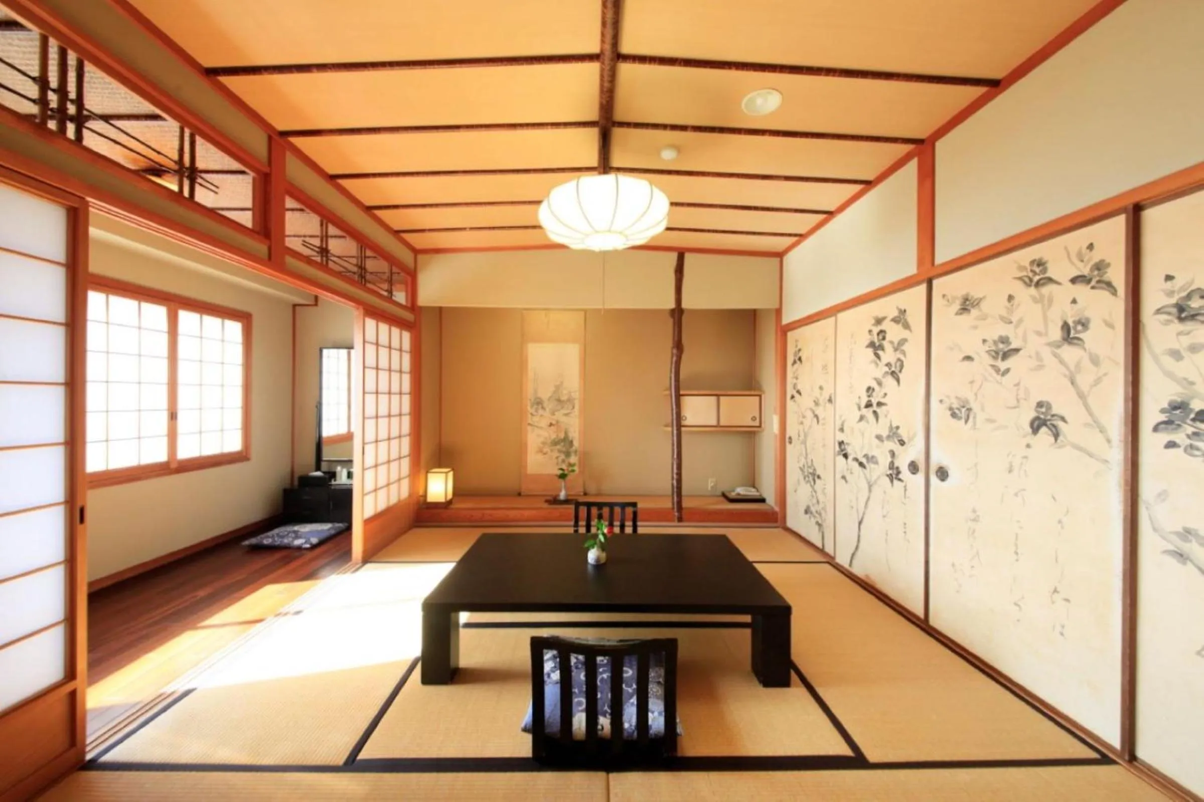 Photo of the whole room in TheMana Village