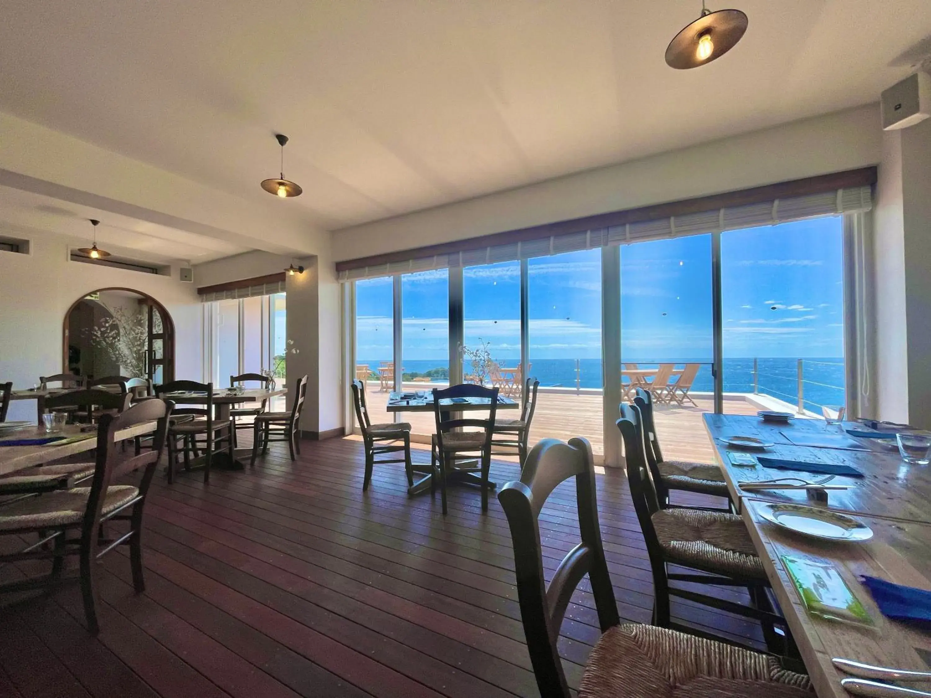 Restaurant/places to eat in TheMana Village Restaurant/places to eat in TheMana Village