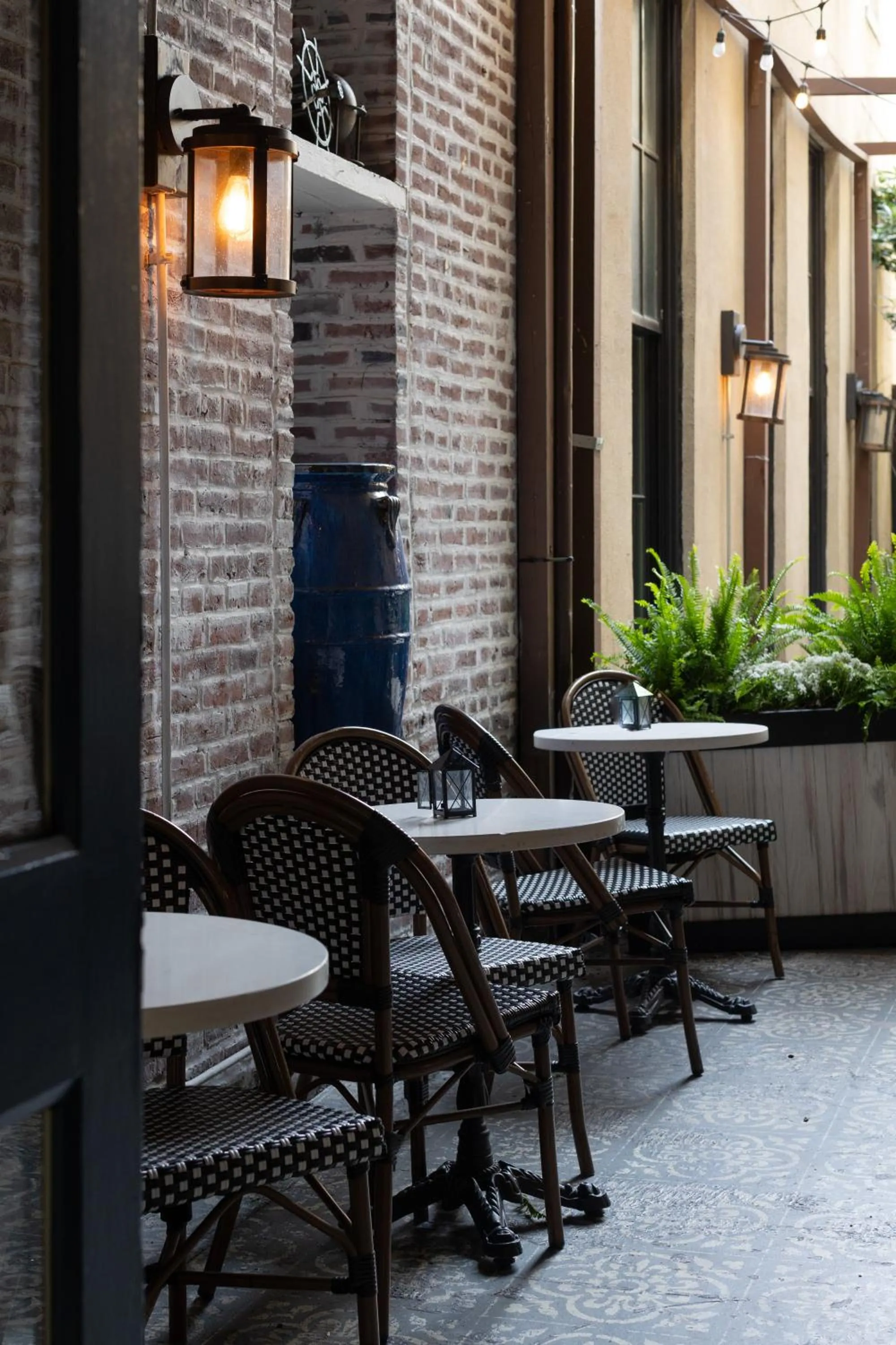 Inner courtyard view in Admiral Fell Inn Baltimore Harbor, Ascend Hotel Collection