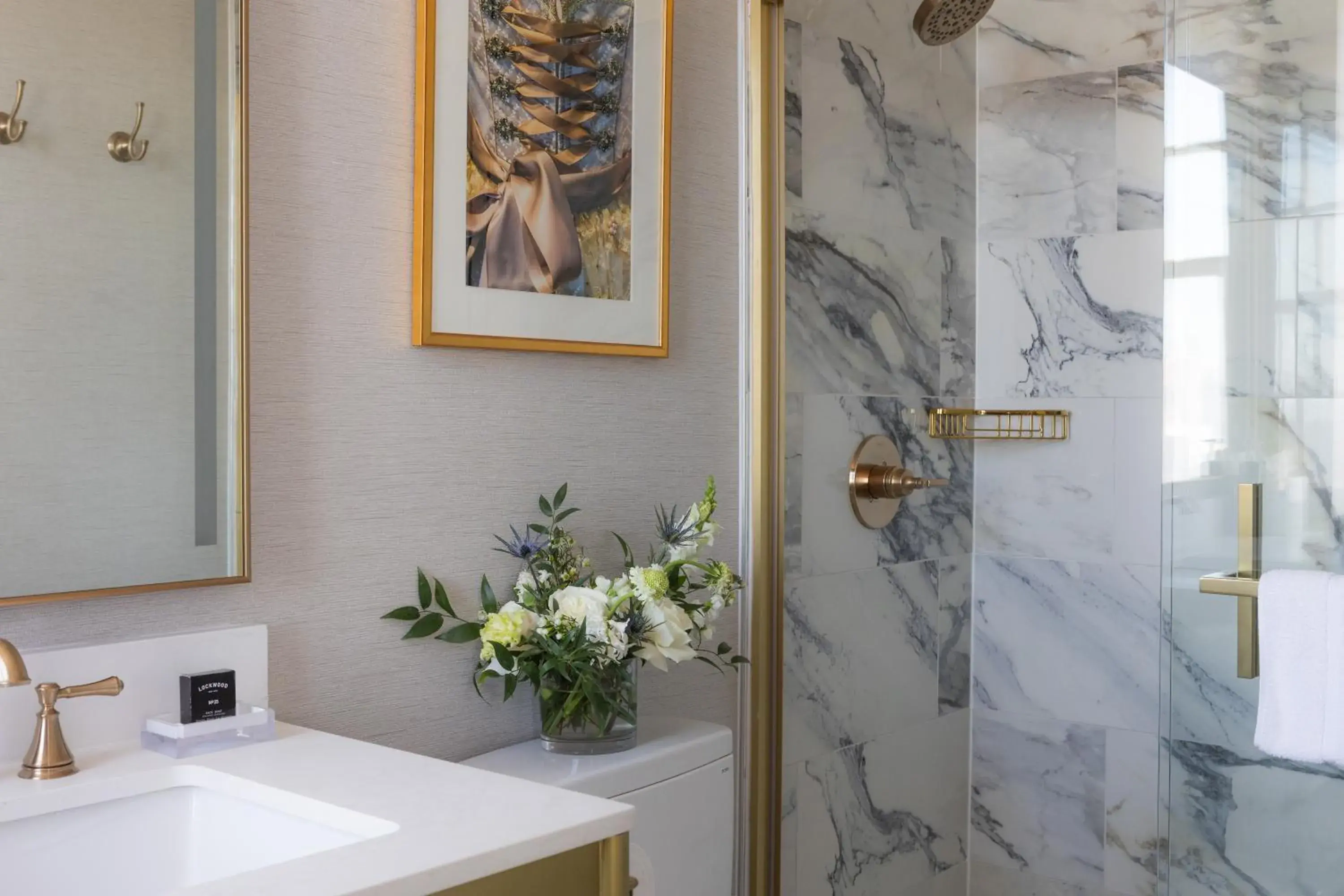 Bathroom in Admiral Fell Inn Baltimore Harbor, Ascend Hotel Collection Bathroom in Admiral Fell Inn Baltimore Harbor, Ascend Hotel Collection