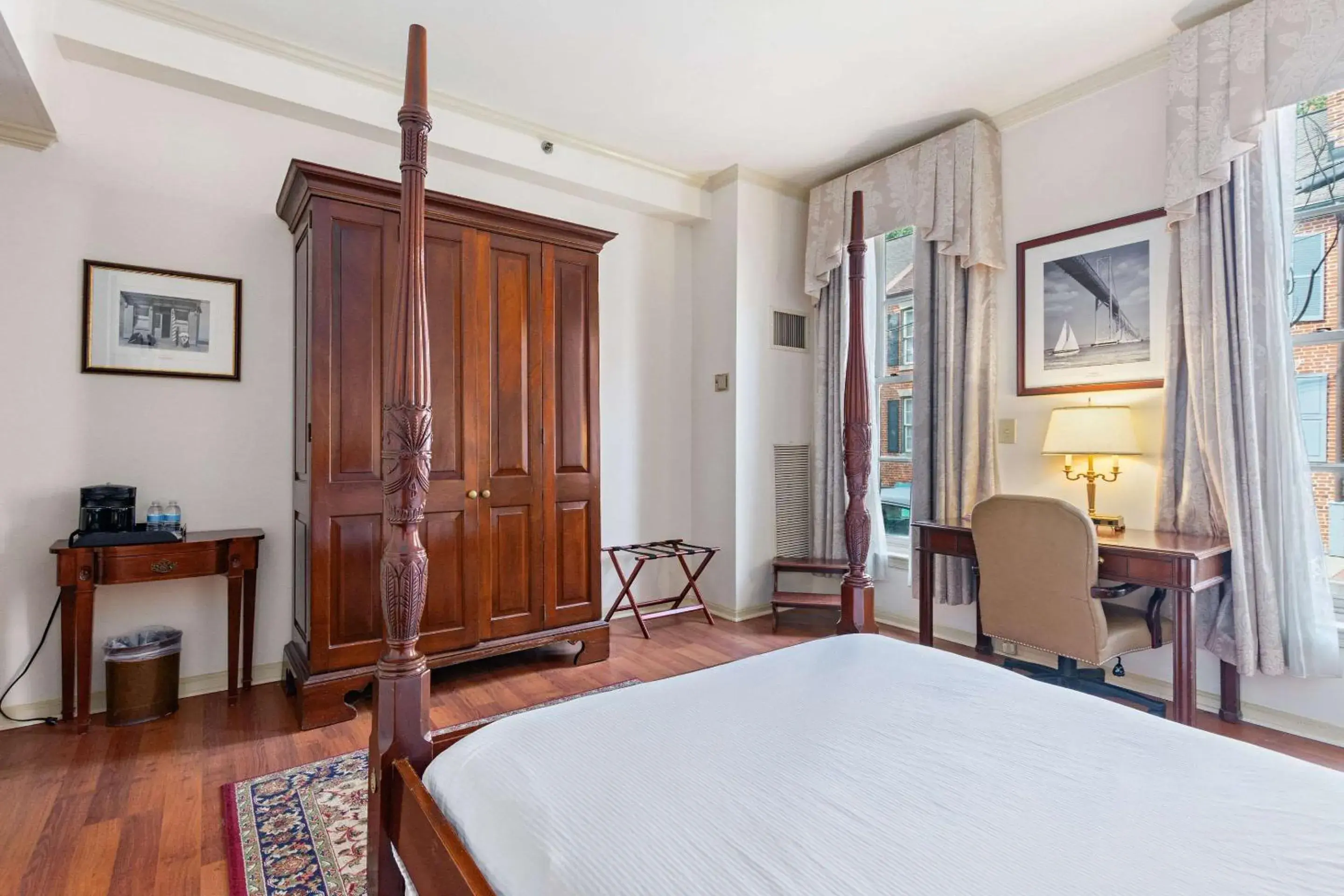Double Room with One Double Bed - Non-Smoking in The William Fell Baltimore, Tapestry Collection by Hilton Double Room with One Double Bed - Non-Smoking in The William Fell Baltimore, Tapestry Collection by Hilton