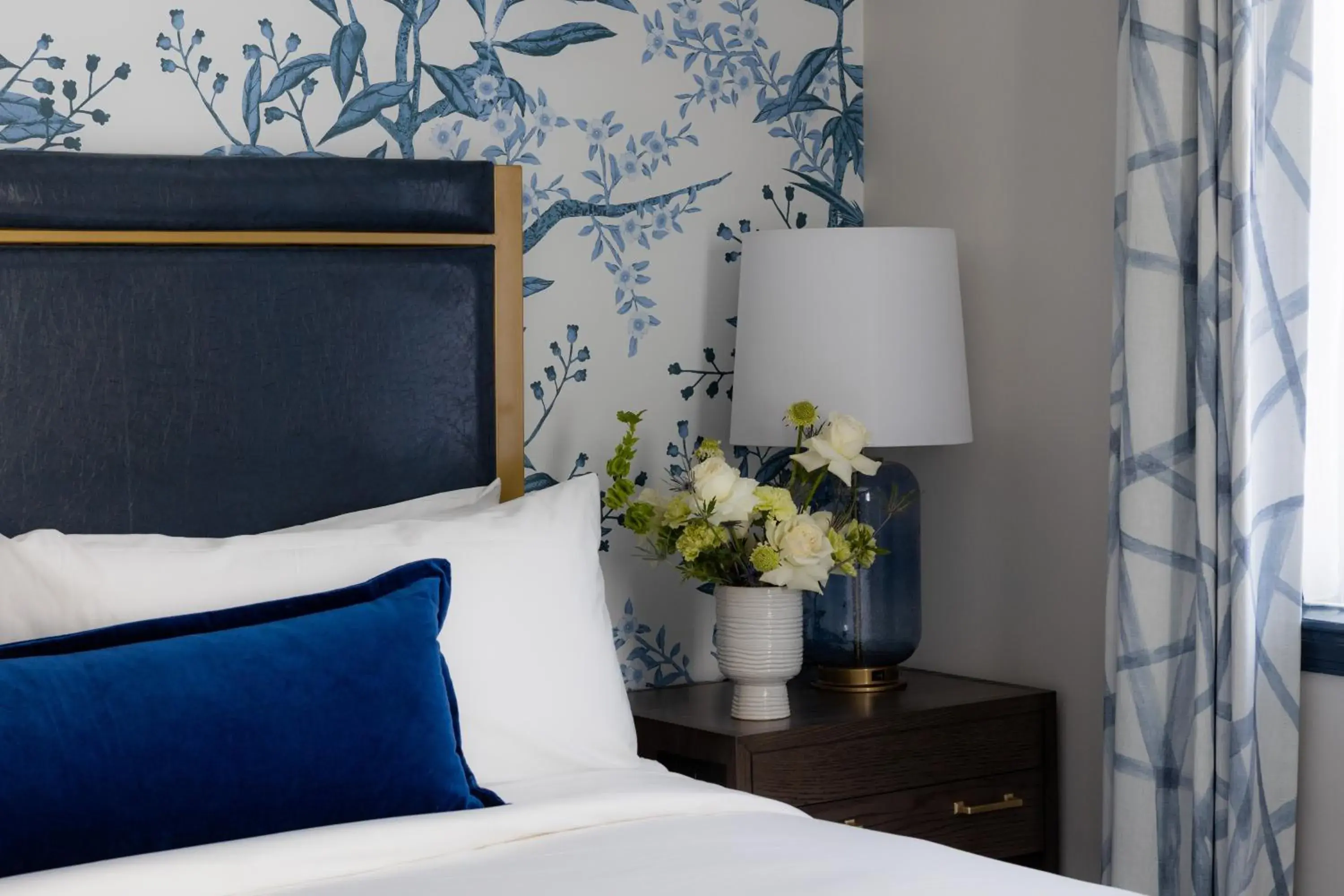 Bedroom, Bed in Admiral Fell Inn Baltimore Harbor, Ascend Hotel Collection Bedroom, Bed in Admiral Fell Inn Baltimore Harbor, Ascend Hotel Collection