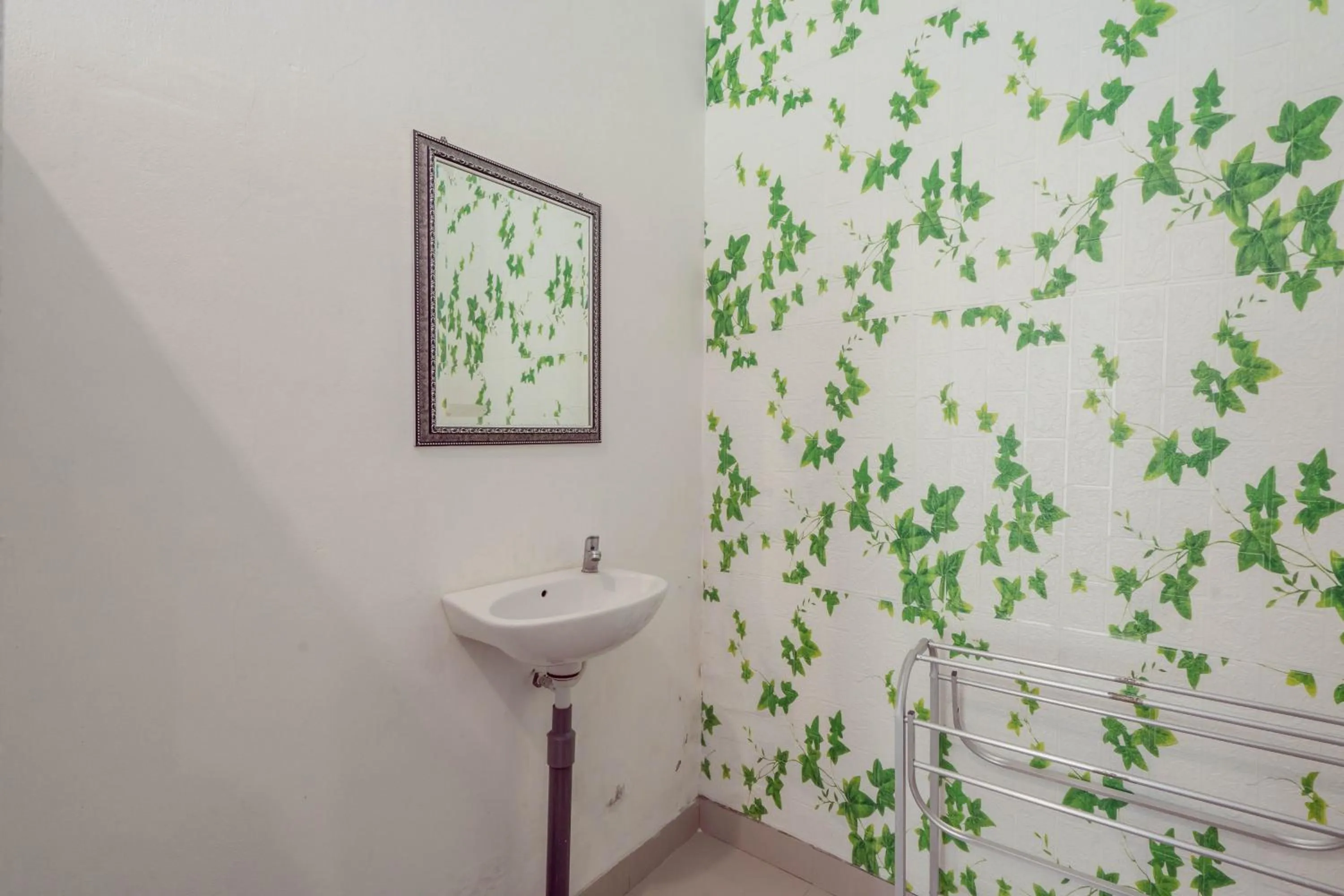 Bathroom in Omah Nusa Guesthouse RedPartner