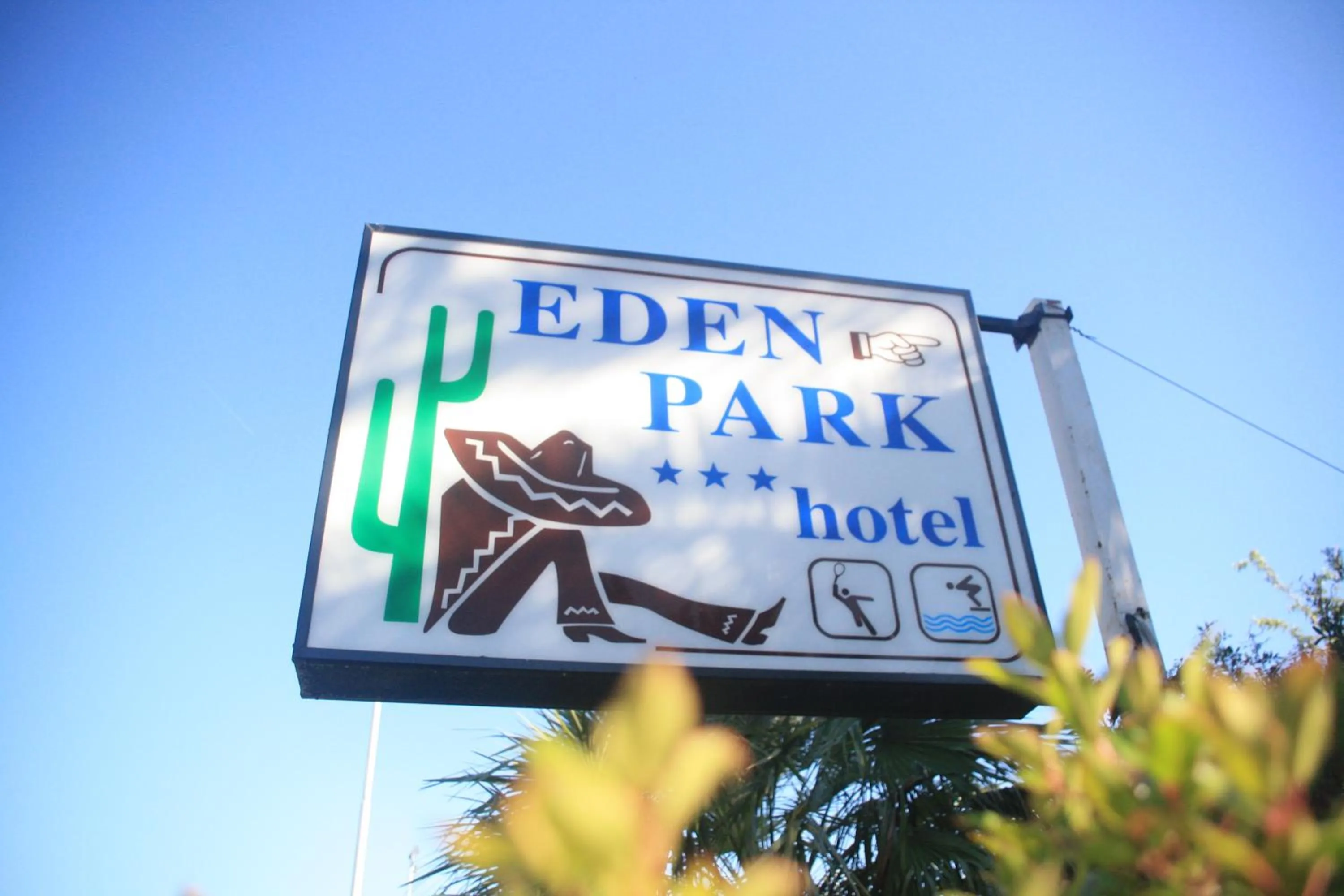 Property logo or sign in Eden Park Hotel