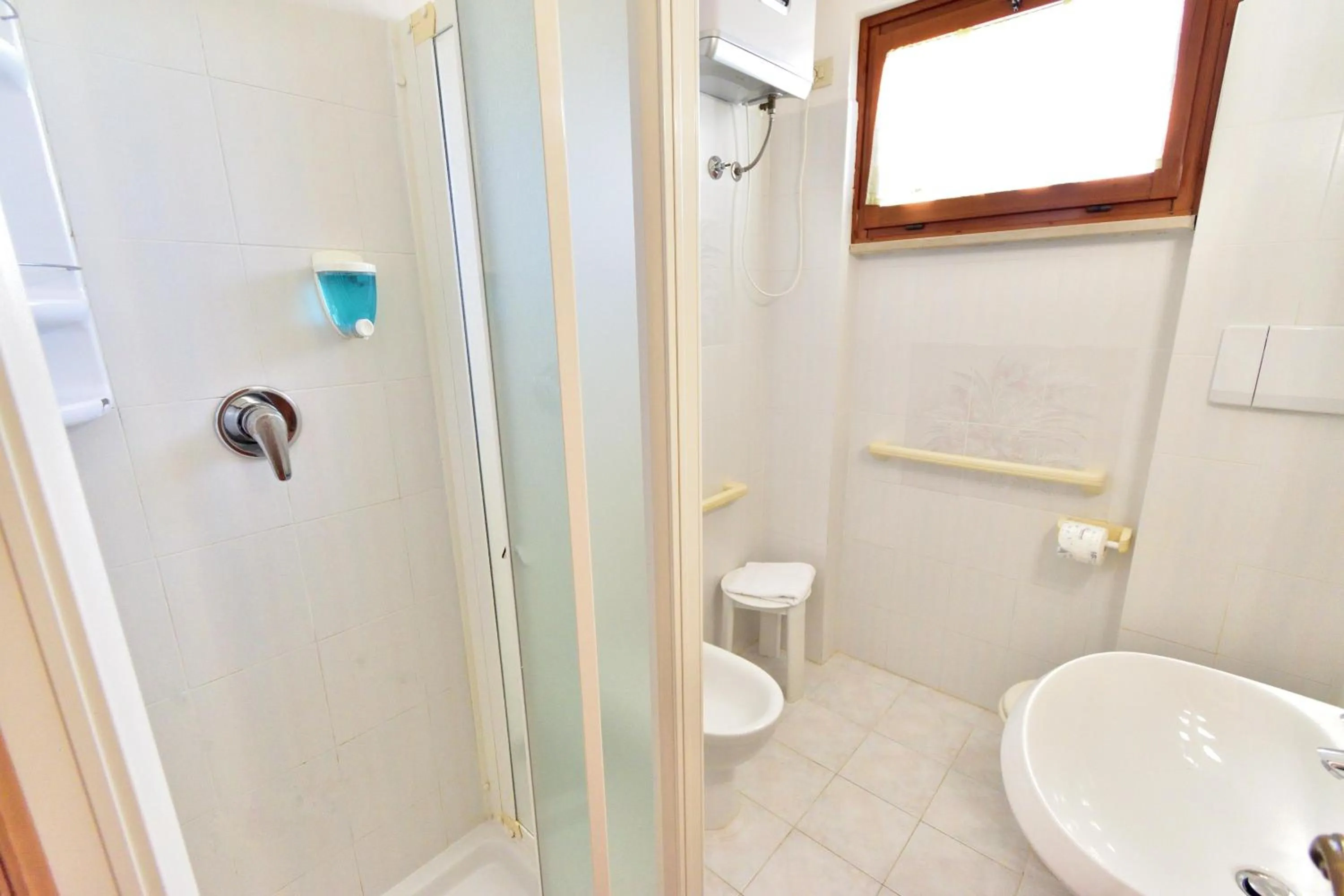 Shower in Eden Park Hotel