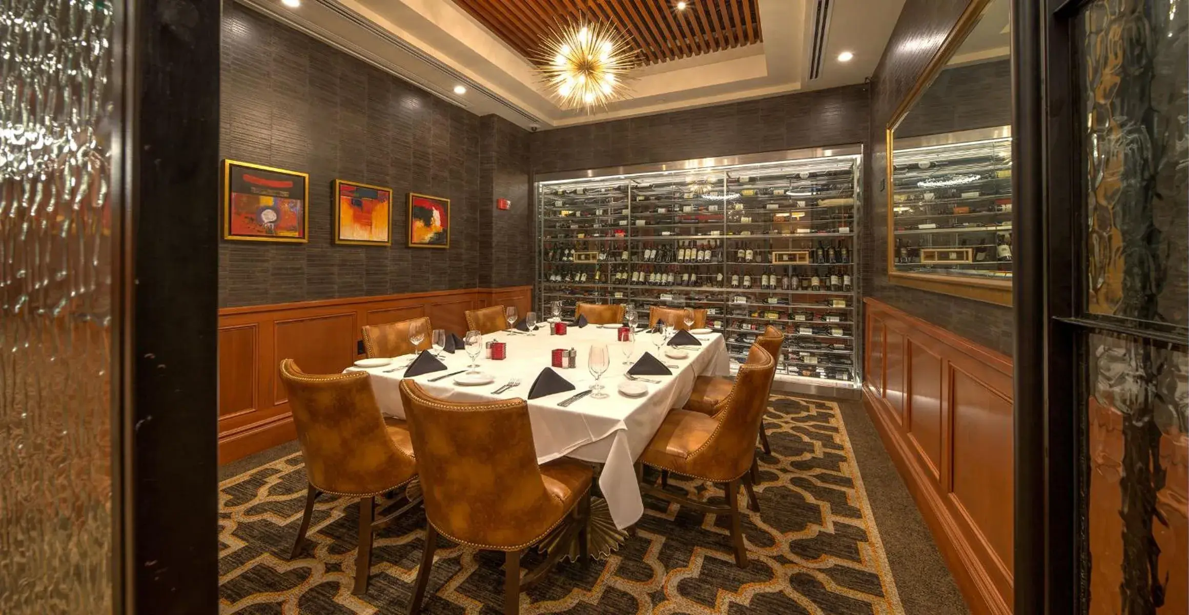 Restaurant/places to eat in Pier 5 Hotel Baltimore Restaurant/places to eat in Pier 5 Hotel Baltimore