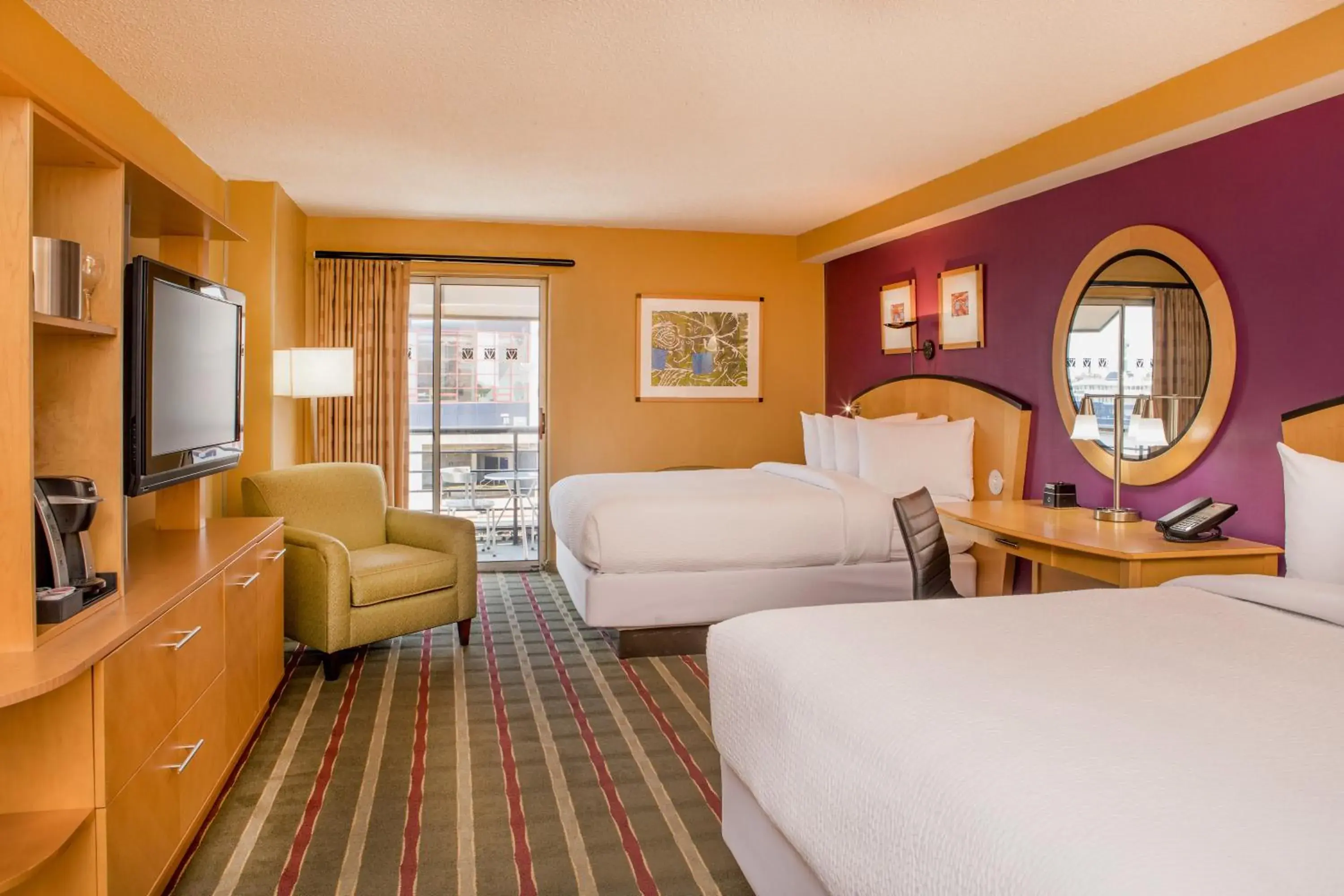 Photo of the whole room, Bed in Pier 5 Hotel Baltimore Photo of the whole room, Bed in Pier 5 Hotel Baltimore