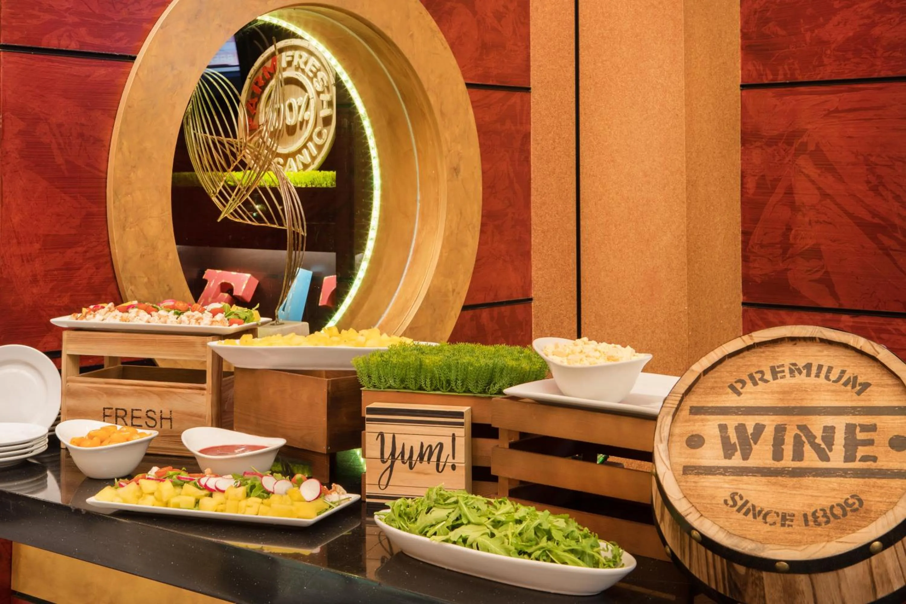 Evening entertainment in Pier 5 Hotel Baltimore