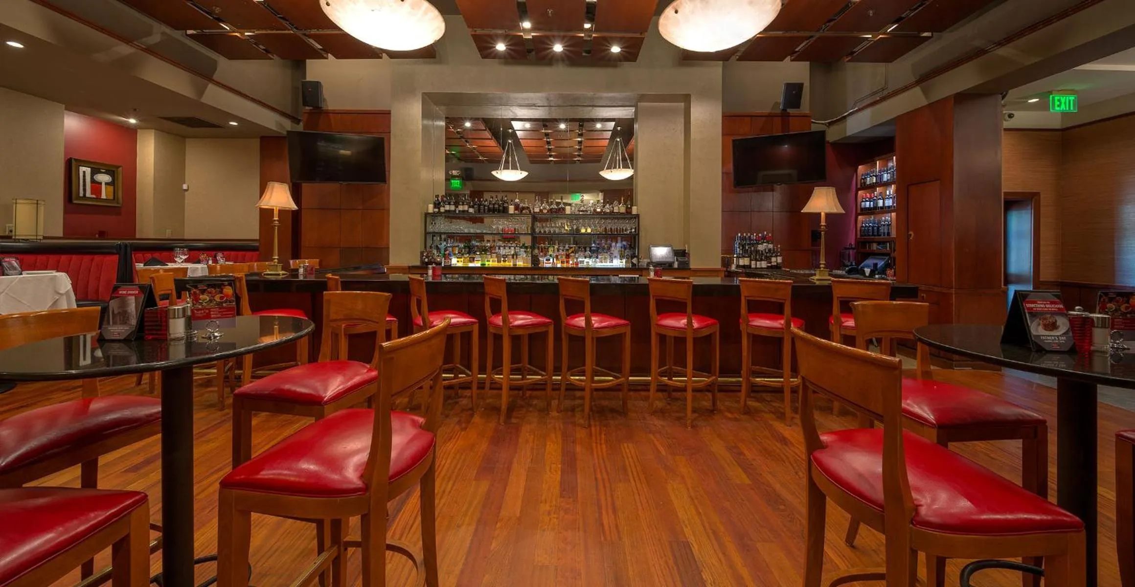 Restaurant/places to eat in Pier 5 Hotel Baltimore