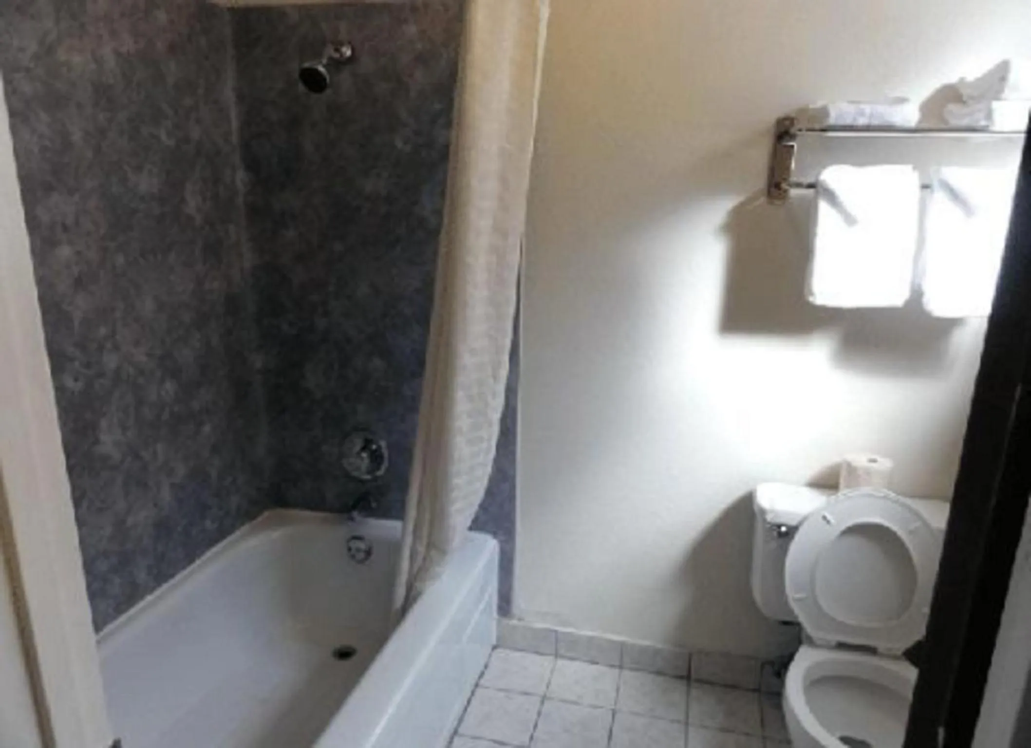 Bathroom in Bluelake Inn @ Heavenly Village