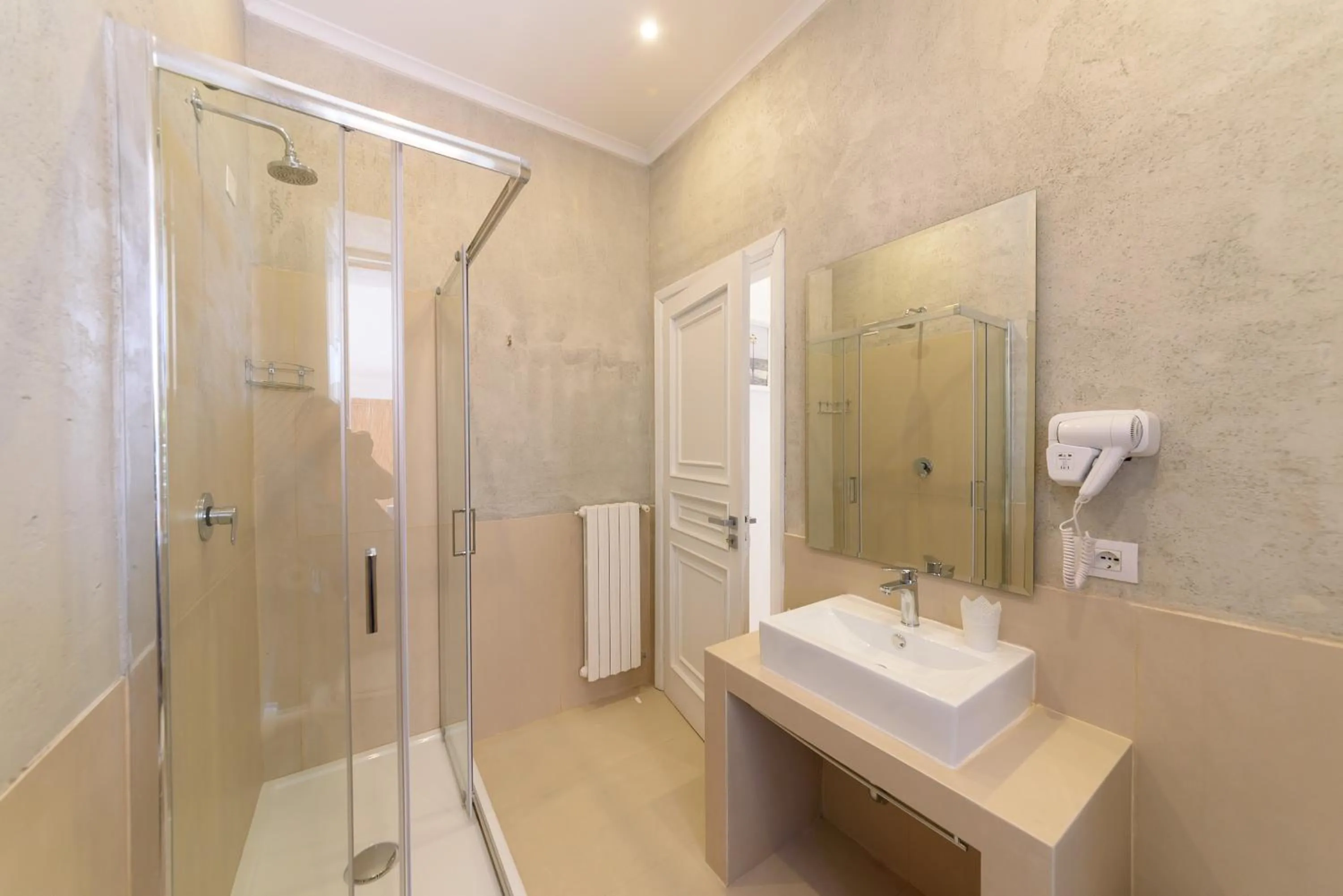 Shower in Villa Fortuna Holiday Resort