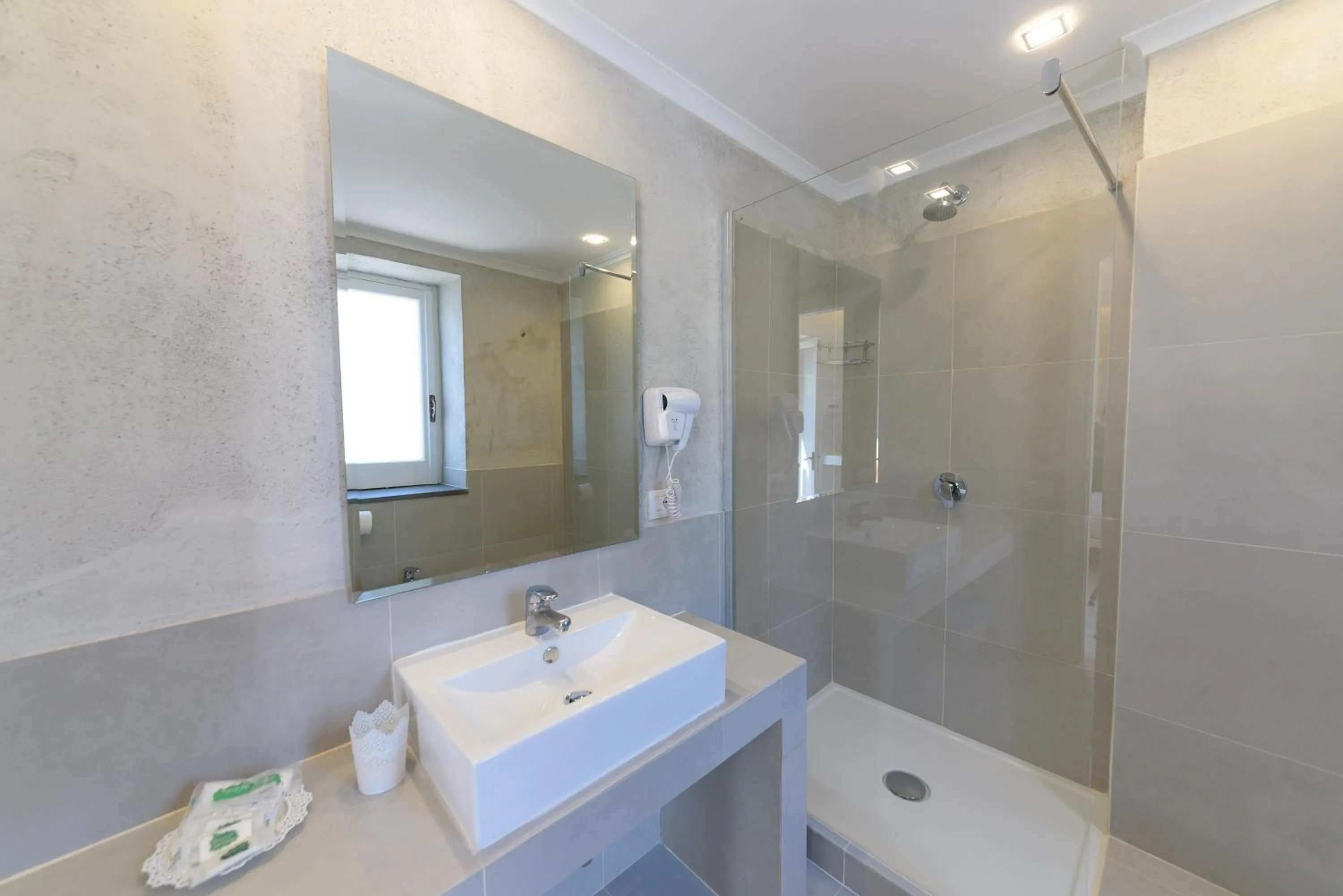 Shower in Villa Fortuna Holiday Resort