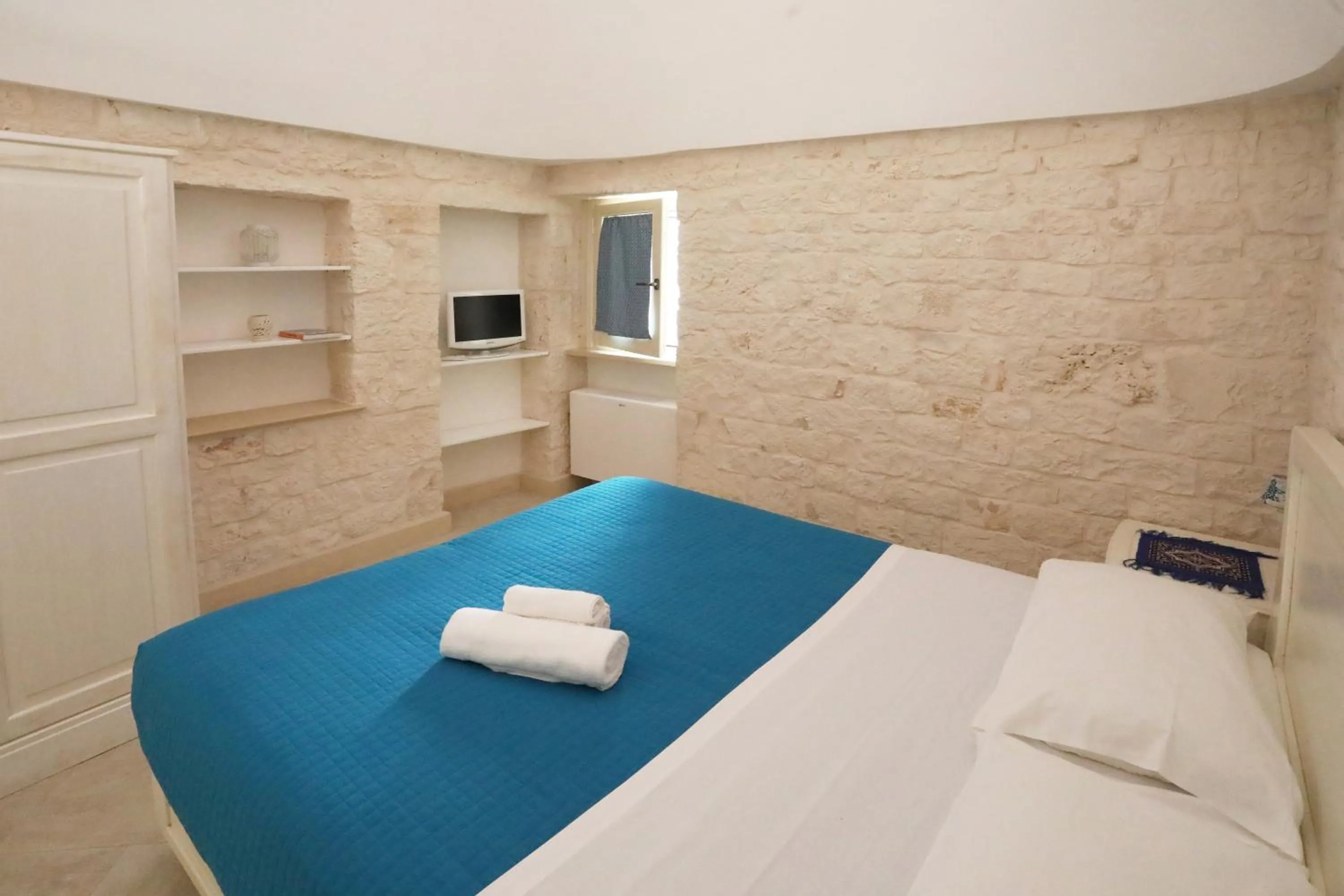 Photo of the whole room, Bed in Villa Rosato